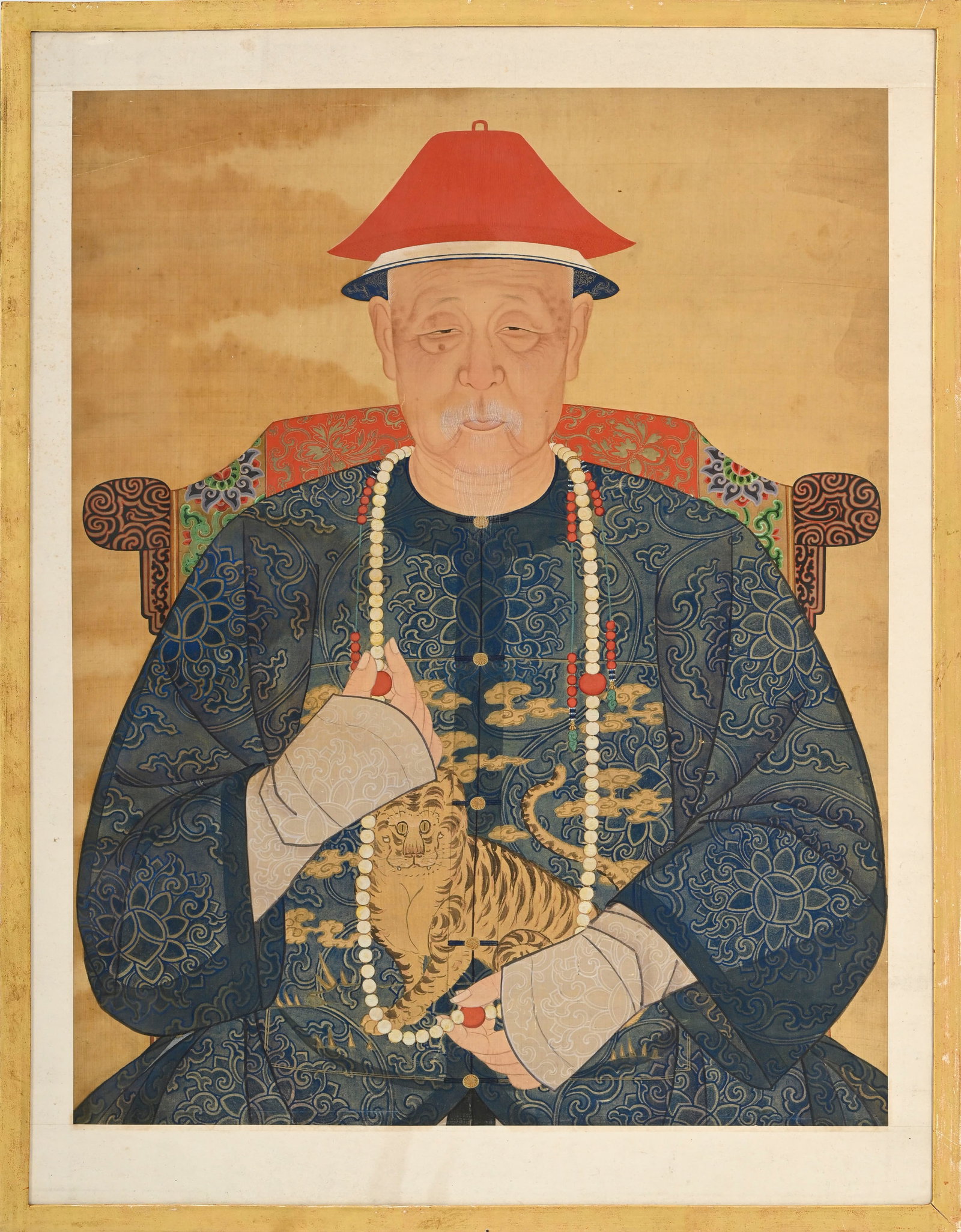 Portraits d'un couple, 2 peintures sur soie, Chine, dynastie Qing, les deux portant un buzi (carr: Portraits d'un couple, 2 peintures sur soie, Chine, dynastie Qing, les deux portant un buzi (carré mandarin) orné d'un tigre permettant d'identifier le titre de fonctionnaire de