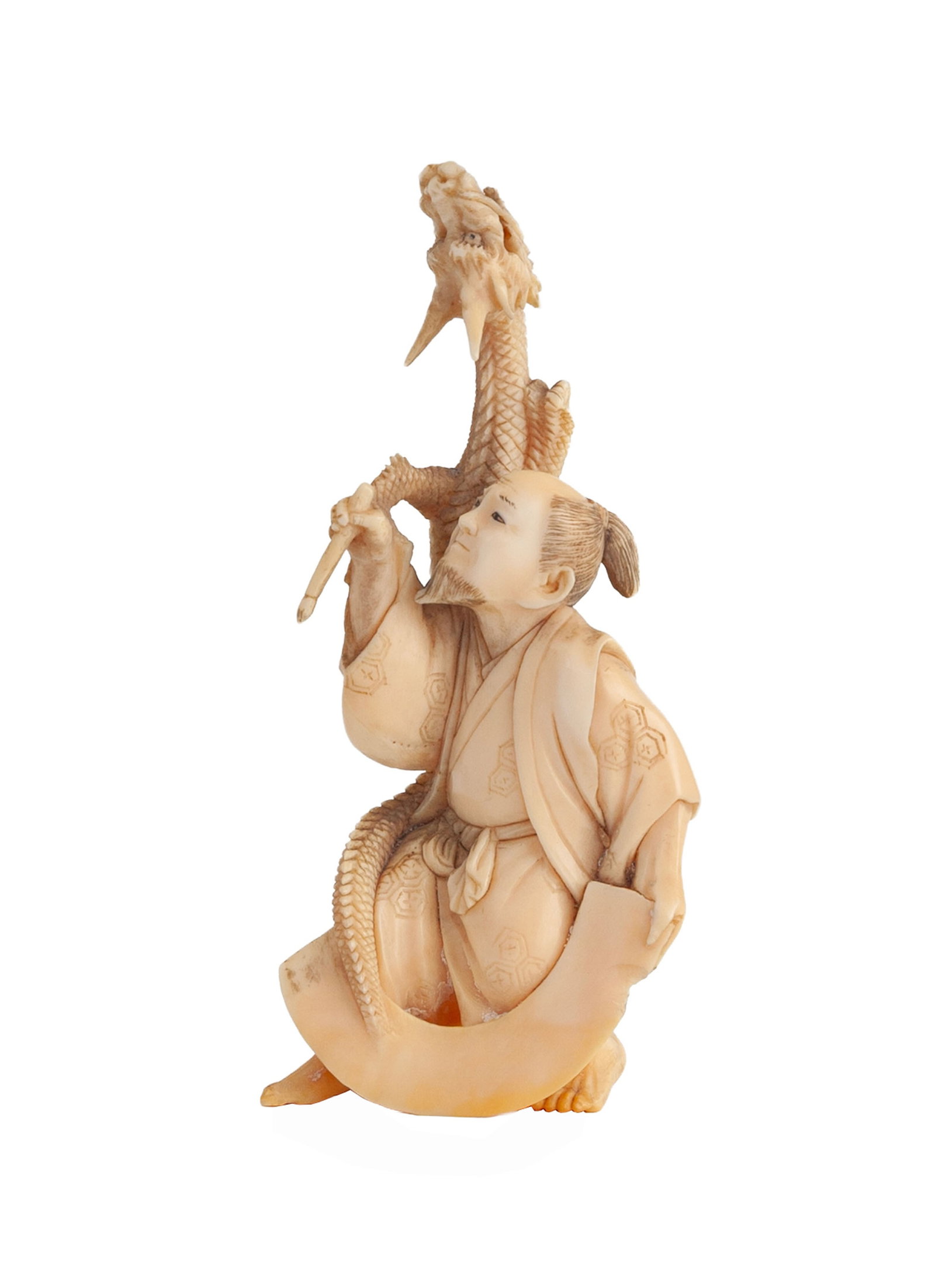 Personnage avec dragon, okimono en ivoire, Japon, 1ère moitié du XXe s., h. 10 cm: Personnage avec dragon, okimono en ivoire, Japon, 1ère moitié du XXe s., h. 10 cm An ivory okimono of a figure with a dragon, Japan, first half of the 20th century, 10 cm high Condition