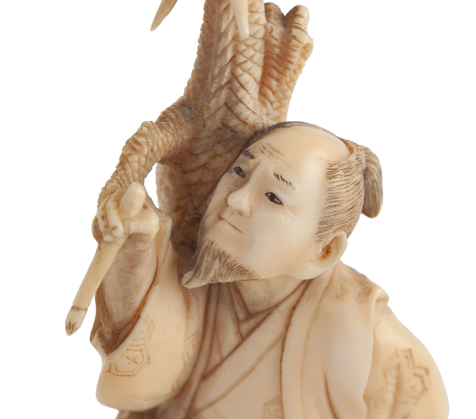 Personnage avec dragon, okimono en ivoire, Japon, 1ère moitié du XXe s., h. 10 cm - 4