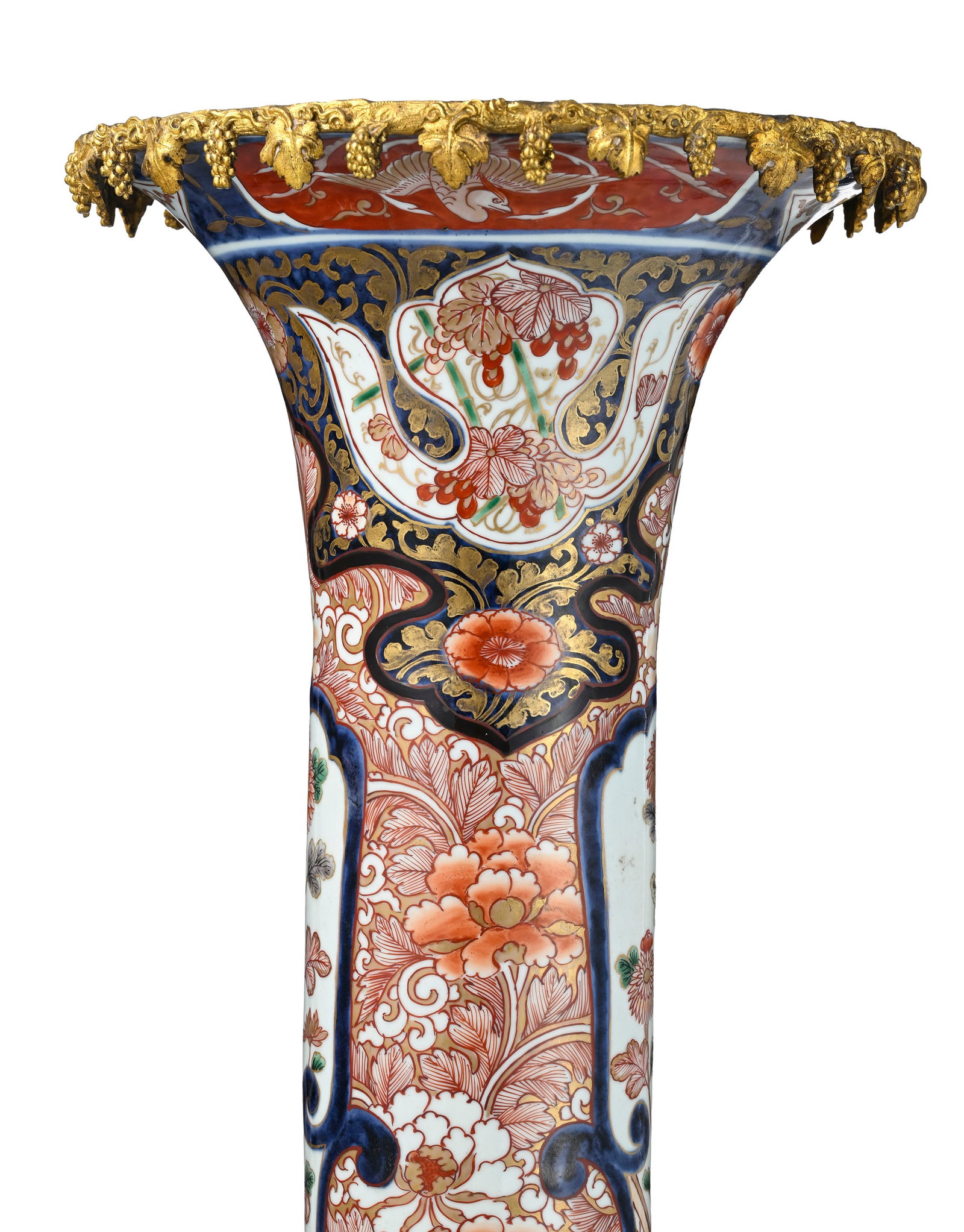 Grand vase cornet en porcelaine Imari, Japon, XIXe s., avec monture européenne en bronze dor - 4