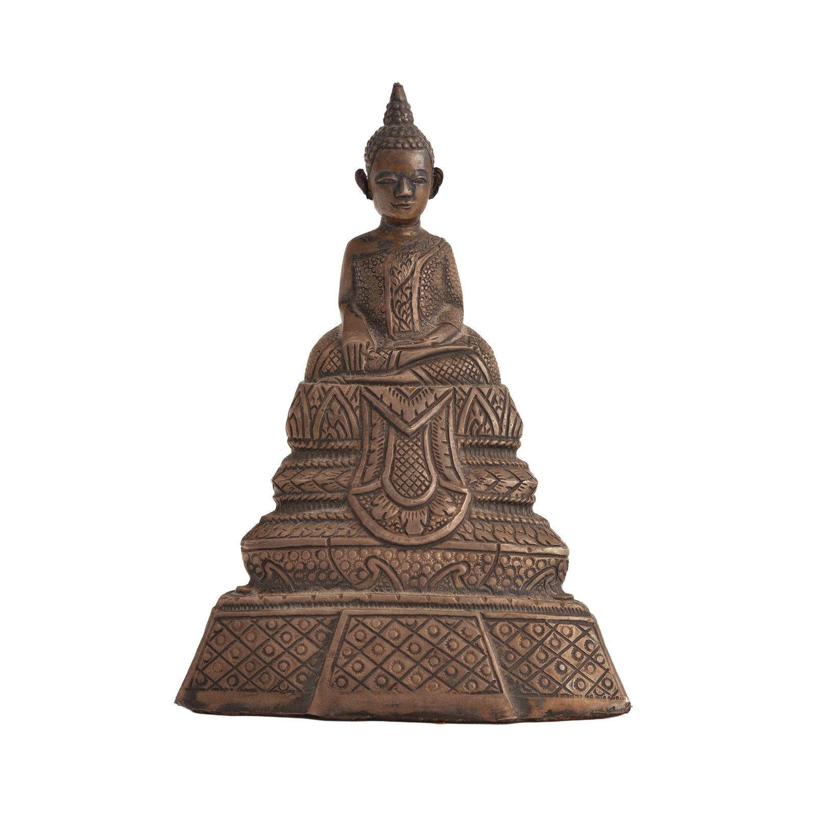 Bouddha assis, sculpture en feuille d'argent sur âme de cire, Thaïlande, XIXe s., la main : Bouddha assis, sculpture en feuille d'argent sur âme de cire, Thaïlande, XIXe s., la main droite en bhumisparsa mudra, sur un piédestal à degrés, h. 13,5 cm A seated Buddha,