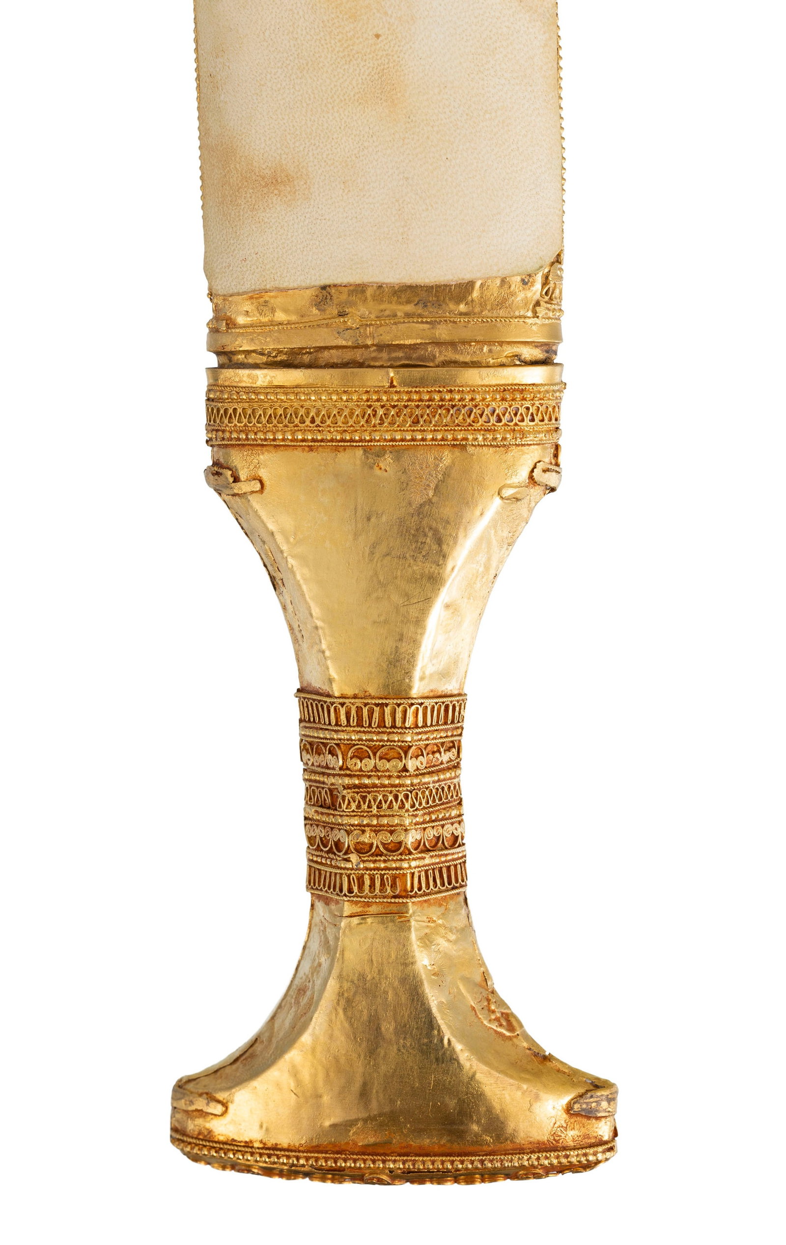 Khanjar, Arabie Saoudite ou Oman, XXe s., fourreau et manche en or, trois billes en verre de couleur - 11