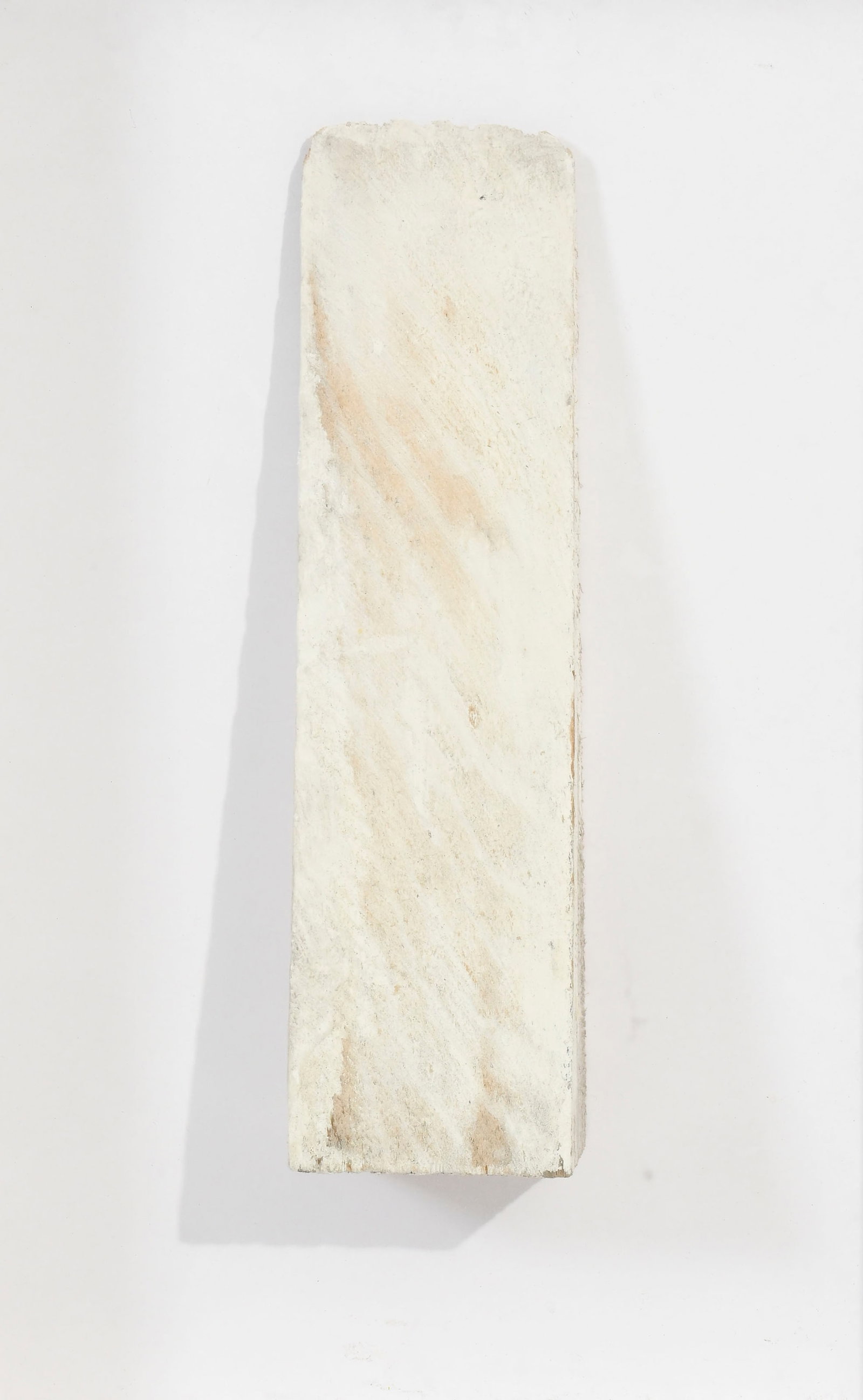 Herbert Zangs (1924-2003), Sans titre, 1978, sculpture en bois peint sous vitrine, signée, 42,5: Herbert Zangs (1924-2003), Sans titre, 1978, sculpture en bois peint sous vitrine, signée, 42,5x32,5x8 cm (boîte)