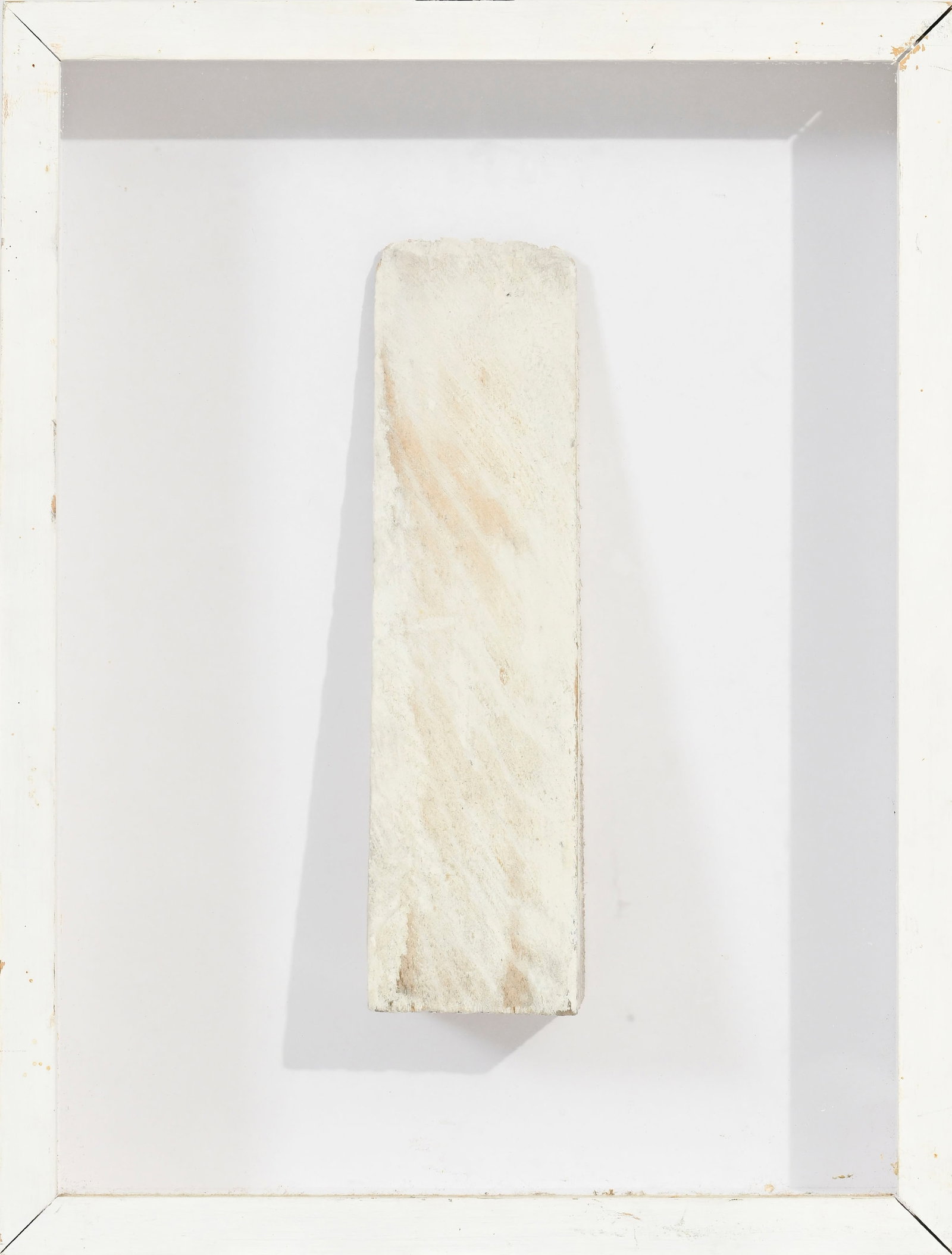Herbert Zangs (1924-2003), Sans titre, 1978, sculpture en bois peint sous vitrine, signée, 42,5 - 2