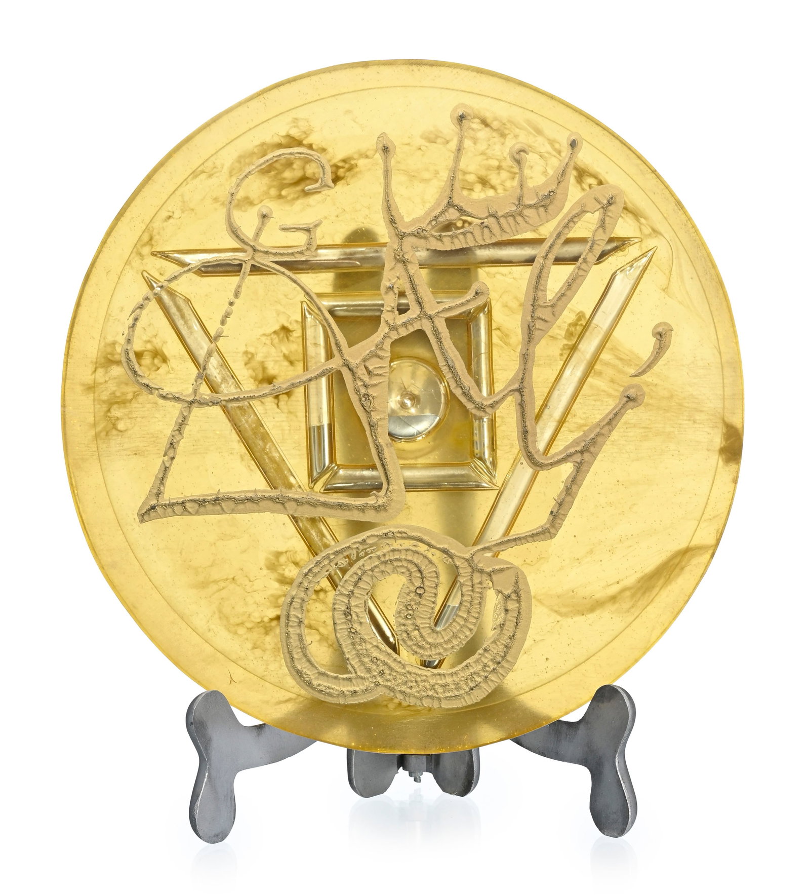 Salvador Dali (1904-1989), d'après, "Roue alchimique", ornement circulaire en résine avec : Salvador Dali (1904-1989), d'après, "Roue alchimique", ornement circulaire en résine avec inclusion de mercure, conçu pour l'emboîtage de l'ouvrage Alchimie des philosophes, diam. 