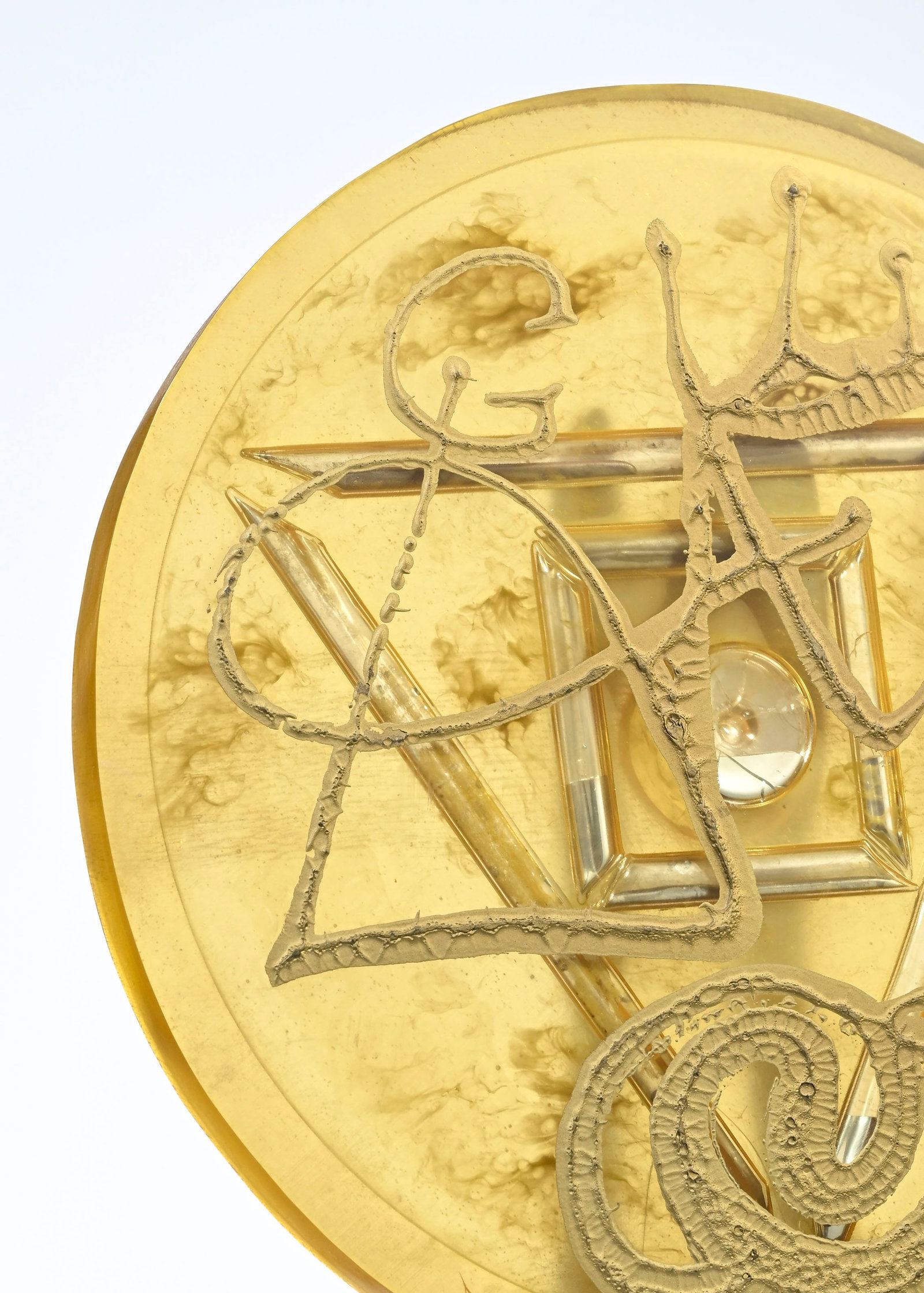 Salvador Dali (1904-1989), d'après, "Roue alchimique", ornement circulaire en résine avec  - 3