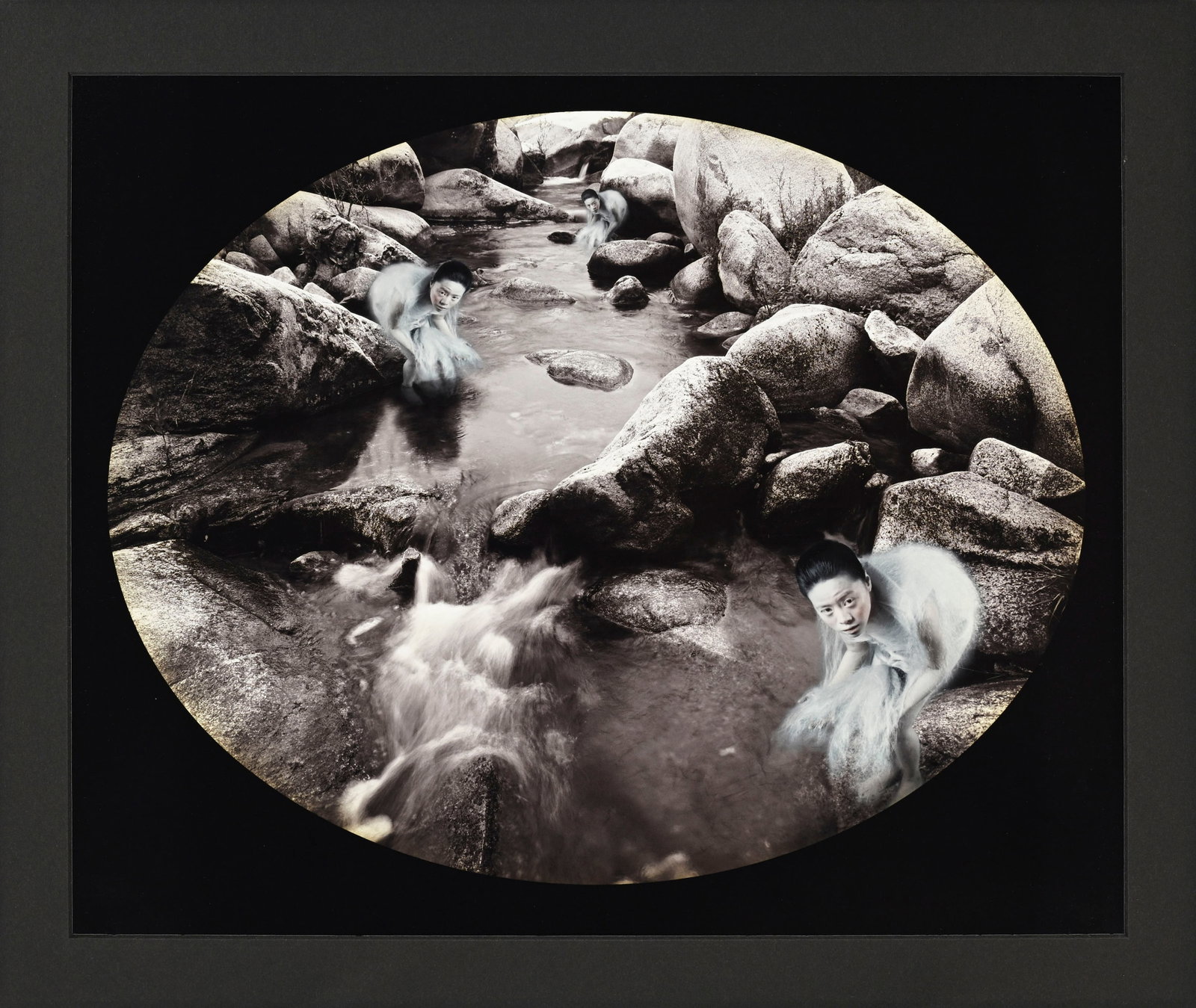 Lian Tianmiao (1961) - Wang Gongxin (1960), "Here ? Or there ?", 2002, suite de 15 tirages chromog&# - 6