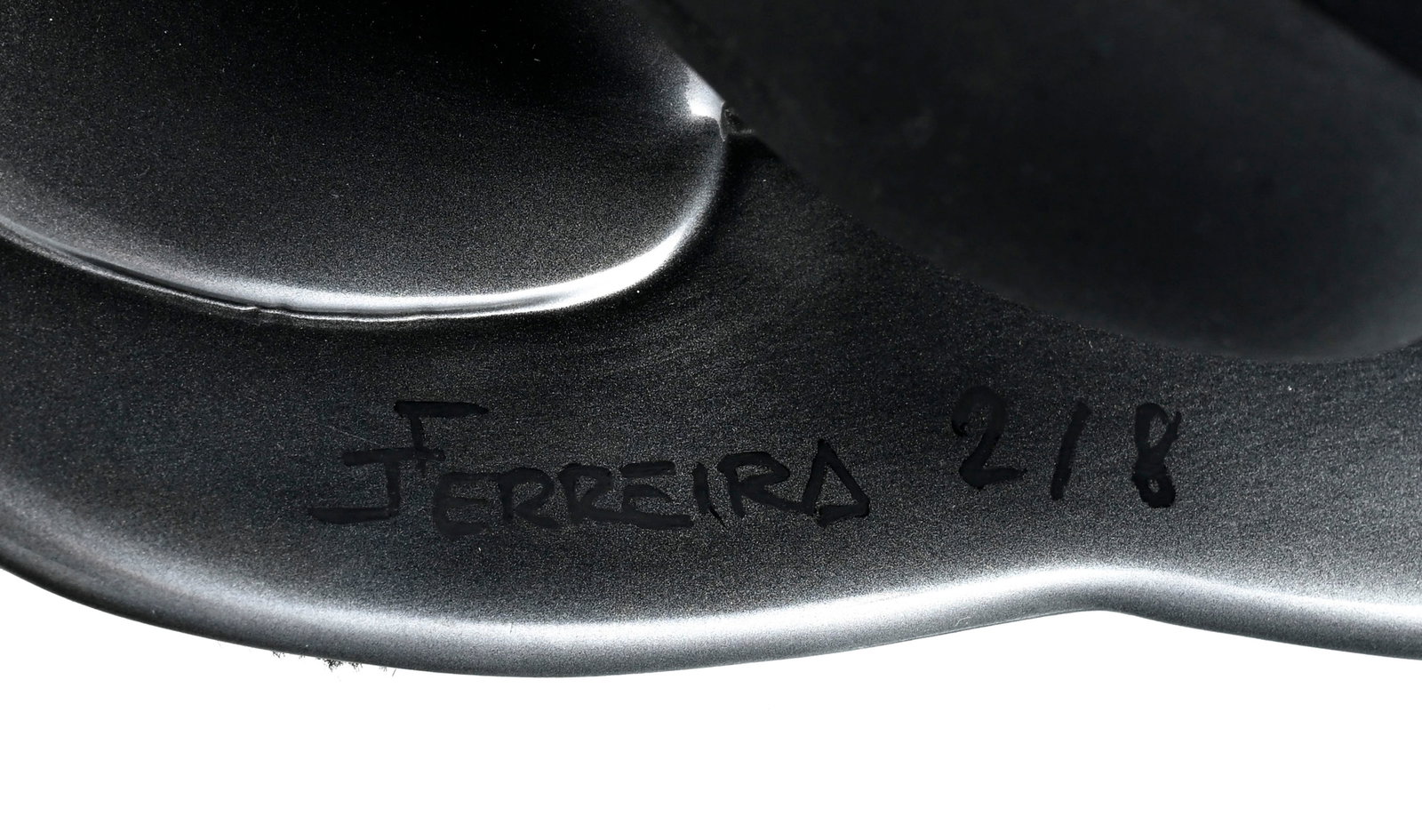 Jeremy Ferreira (1989), Mickey Mouse, sculpture en résine, signée et numérotée 2 - 6