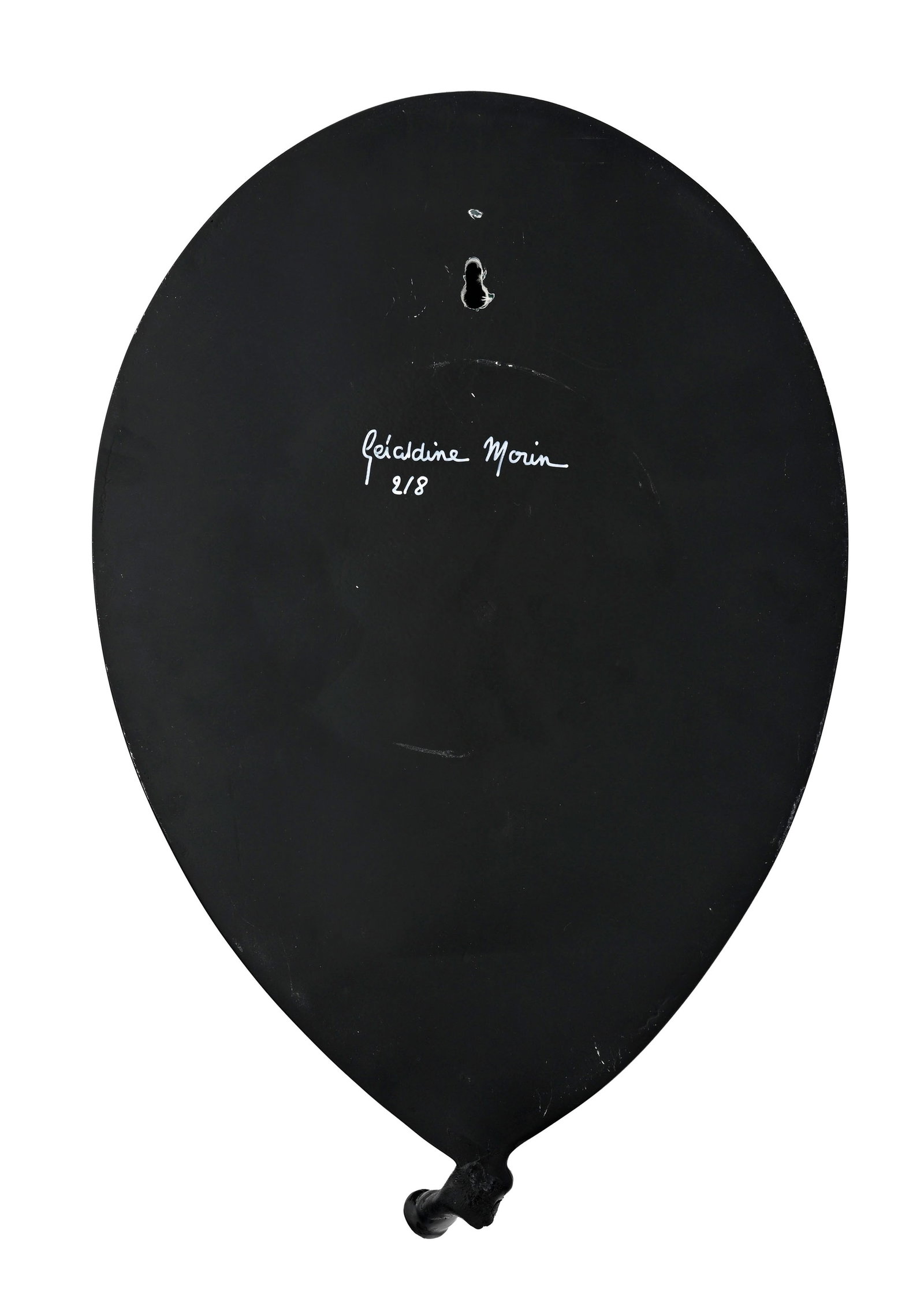 Géraldine Morin (1976), Ballon noir, dans le goût de Chanel, sculpture murale en rési - 2