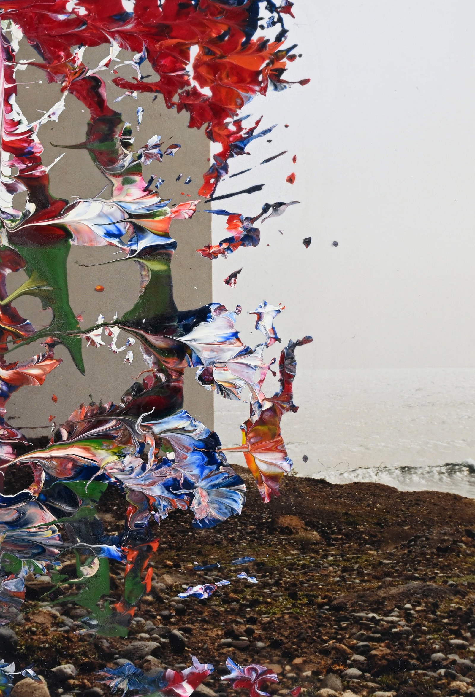 Gerhard Richter (1932), "Seaside house", 22 novembre 1999, huile sur photographie, signée et da: Gerhard Richter (1932), "Seaside house", 22 novembre 1999, huile sur photographie, signée et datée, contresignée, contredatée et titrée au verso, 15x10 cm Provenance: Marian
