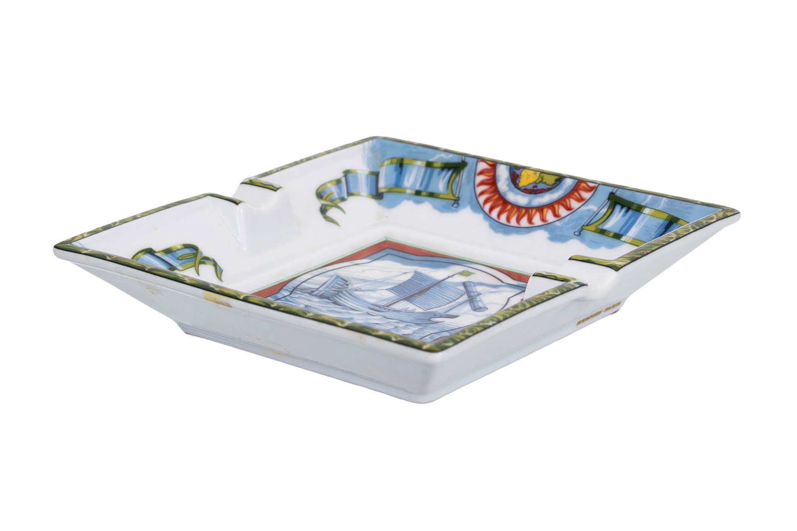 Hermès. Cendrier vide-poche en porcelaine, Paris, modèle Patchwork Alizés, 15,5x15,5  - 2