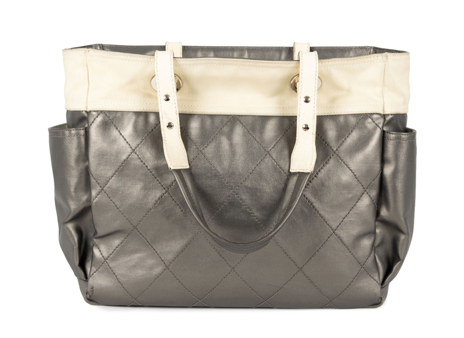 Chanel, grand sac cabas Paris-Biarritz, 2006-2008, en toile enduite gris métallisé matelas - 2