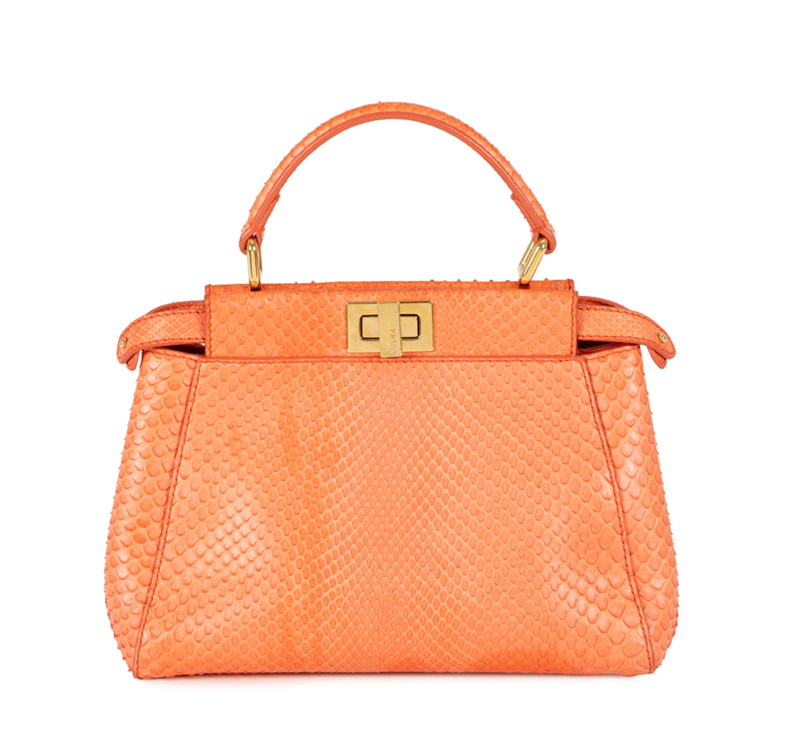 Fendi, sac Mini Peekaboo en python orange corail, garnitures en métal doré, poignée s: Fendi, sac Mini Peekaboo en python orange corail, garnitures en métal doré, poignée supérieure et fermoirs pivotants, 17x23 cm Condition Taches d'eau qui ont fait une couleur plus