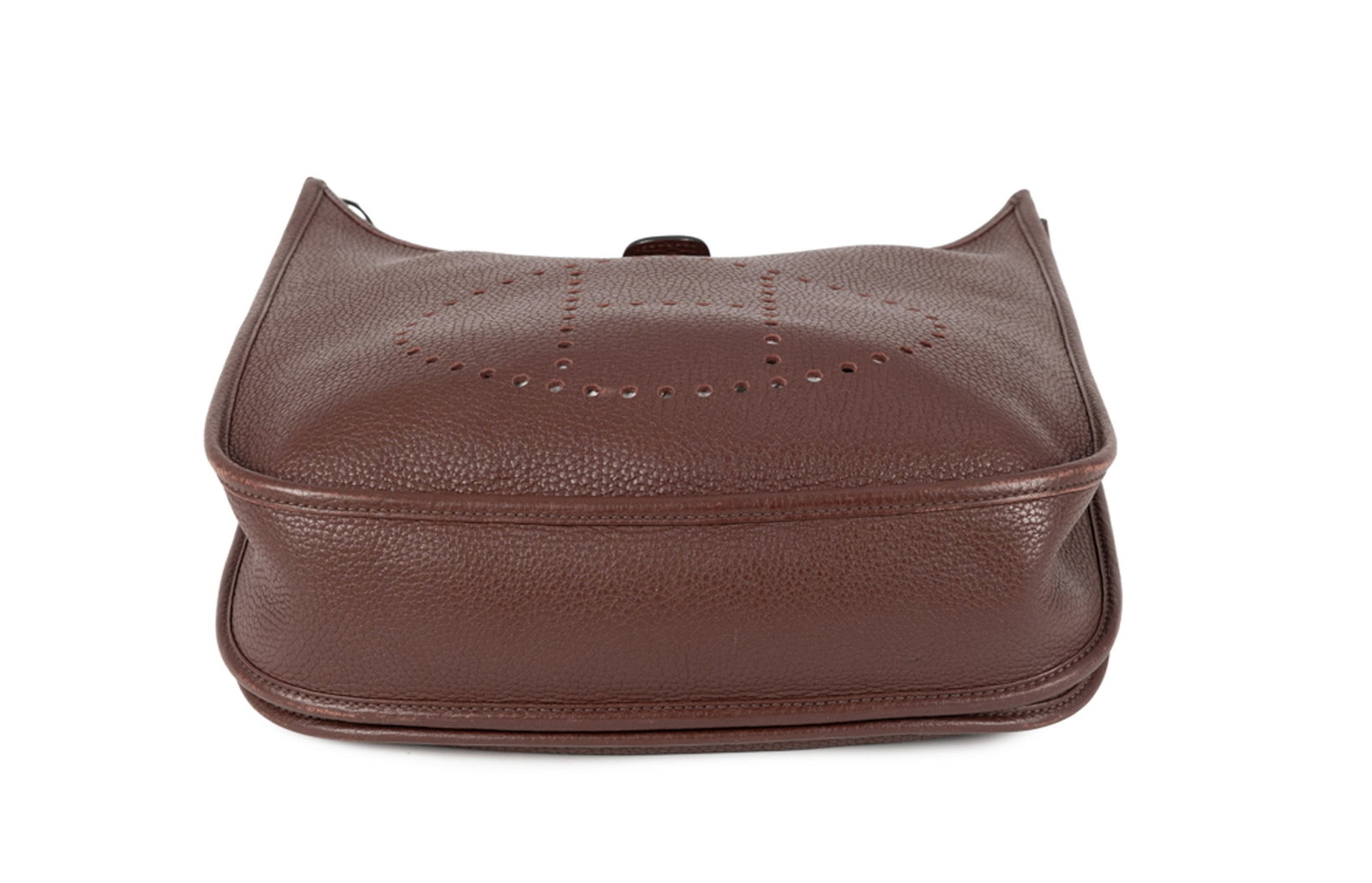 Hermès, sac Evelyne III 29 en cuir Togo chocolat, année 2020, motif H perforé, poche  - 4
