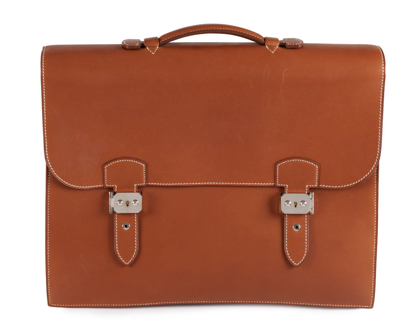 Hermès, sac à dépêches Cartable en cuir Barénia naturel, année 2003, p: Hermès, sac à dépêches Cartable en cuir Barénia naturel, année 2003, piqué sellier blanc, à 3 soufflets, rabat avec deux boucles en métal couleur