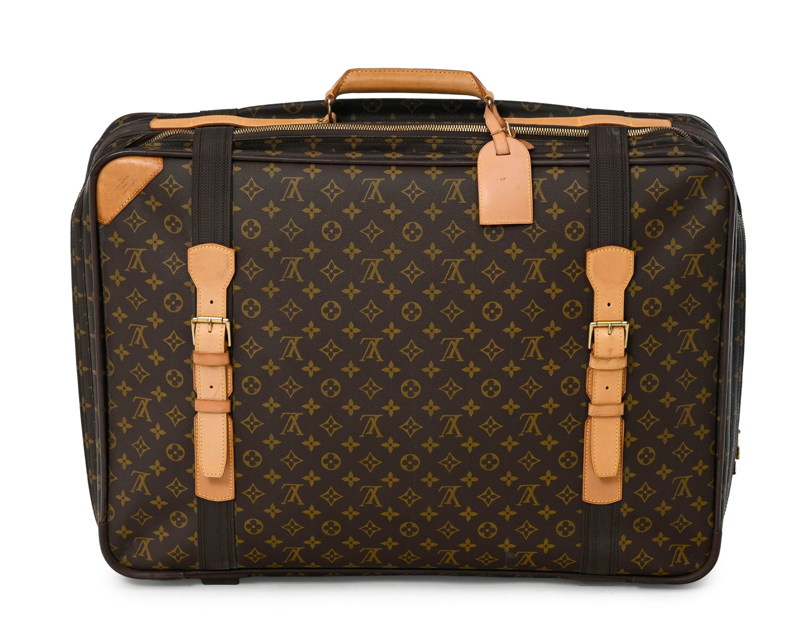 Louis Vuitton, valise Satellite 65 en toile enduite Monogram, sangles en cuir et toile brune, 48x65 : Louis Vuitton, valise Satellite 65 en toile enduite Monogram, sangles en cuir et toile brune, 48x65 cm Condition Bon état de conservation général Finition en plastique cassée