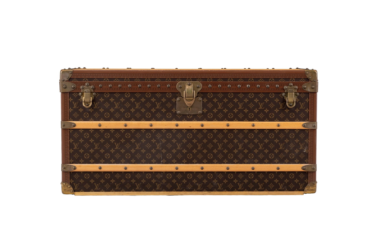Louis Vuitton, malle Courier en toile enduite Monogram, cornières en lozine, équerres, coi - 3