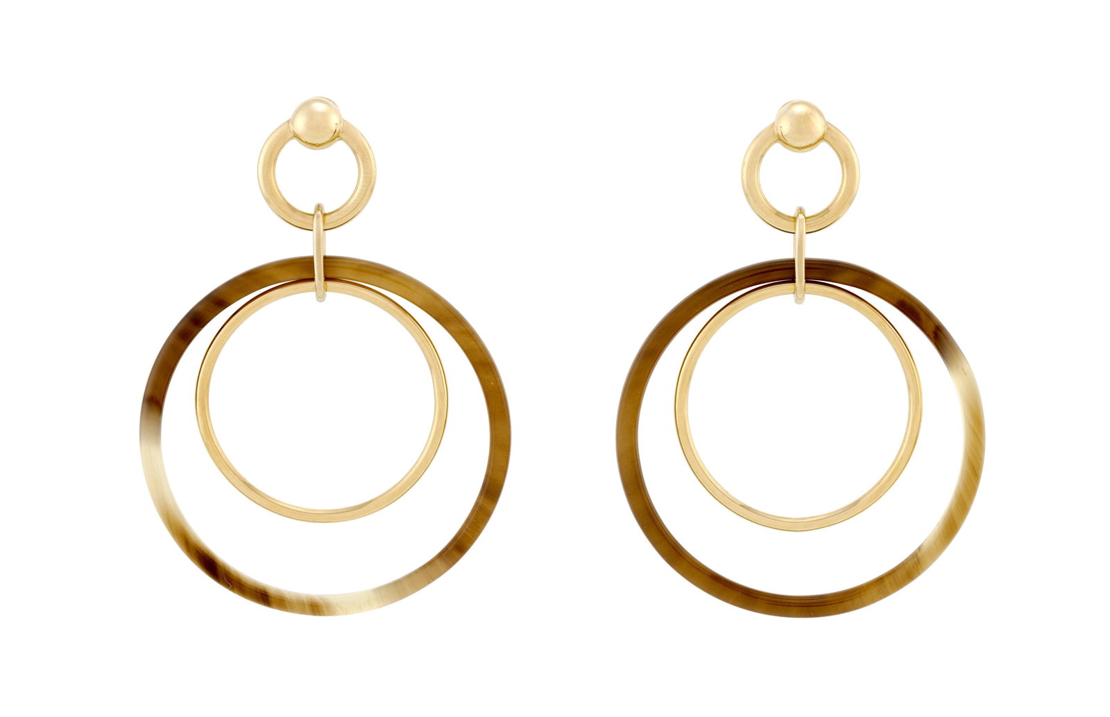 Hermès, Amulet Duo, paire de pendants d'oreilles en métal doré retenant deux anneaux : Hermès, Amulet Duo, paire de pendants d'oreilles en métal doré retenant deux anneaux en corne, signés, h. 7 cm, boîte Condition Bon état de conservation