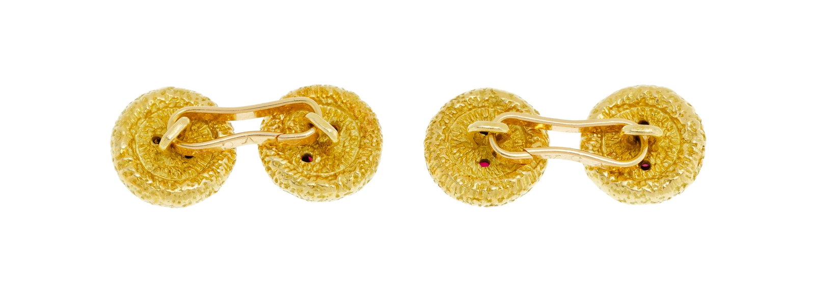 Van Cleef & Arpels, paire de boutons de manchette en or 750 texturé sertis de rubis taille rond - 3