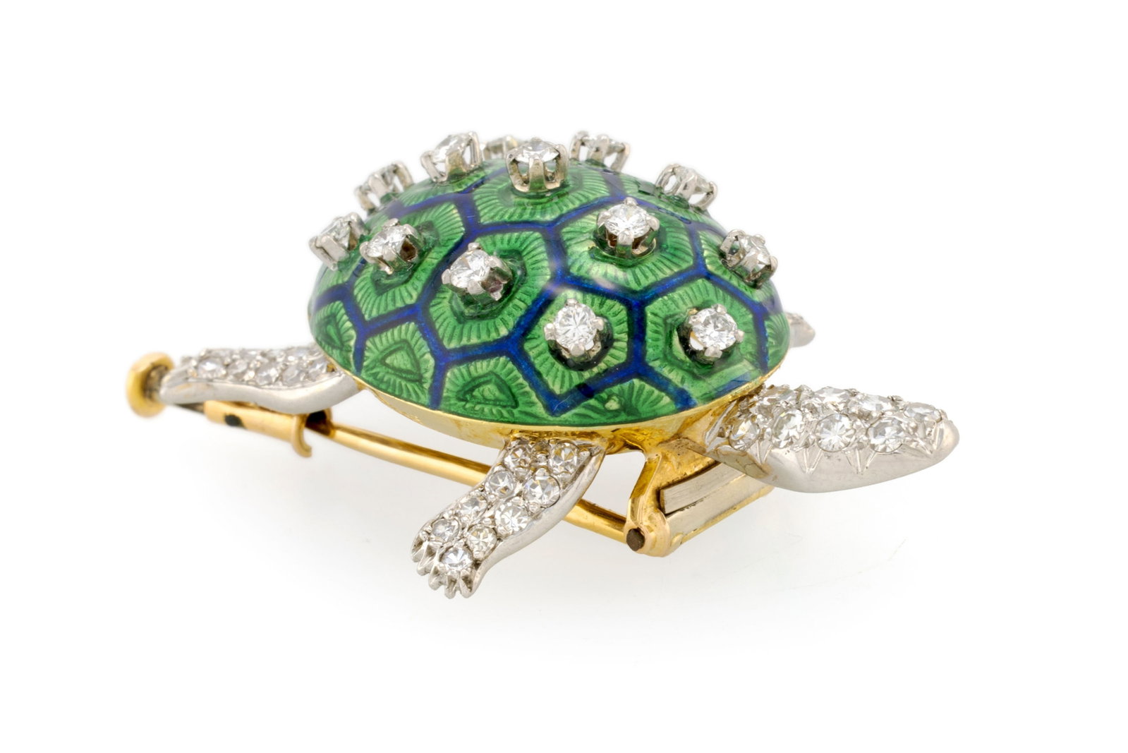 Boucheron, broche tortue années 1950-60 or 750 et platine ornée d'émail vert et bleu  - 4