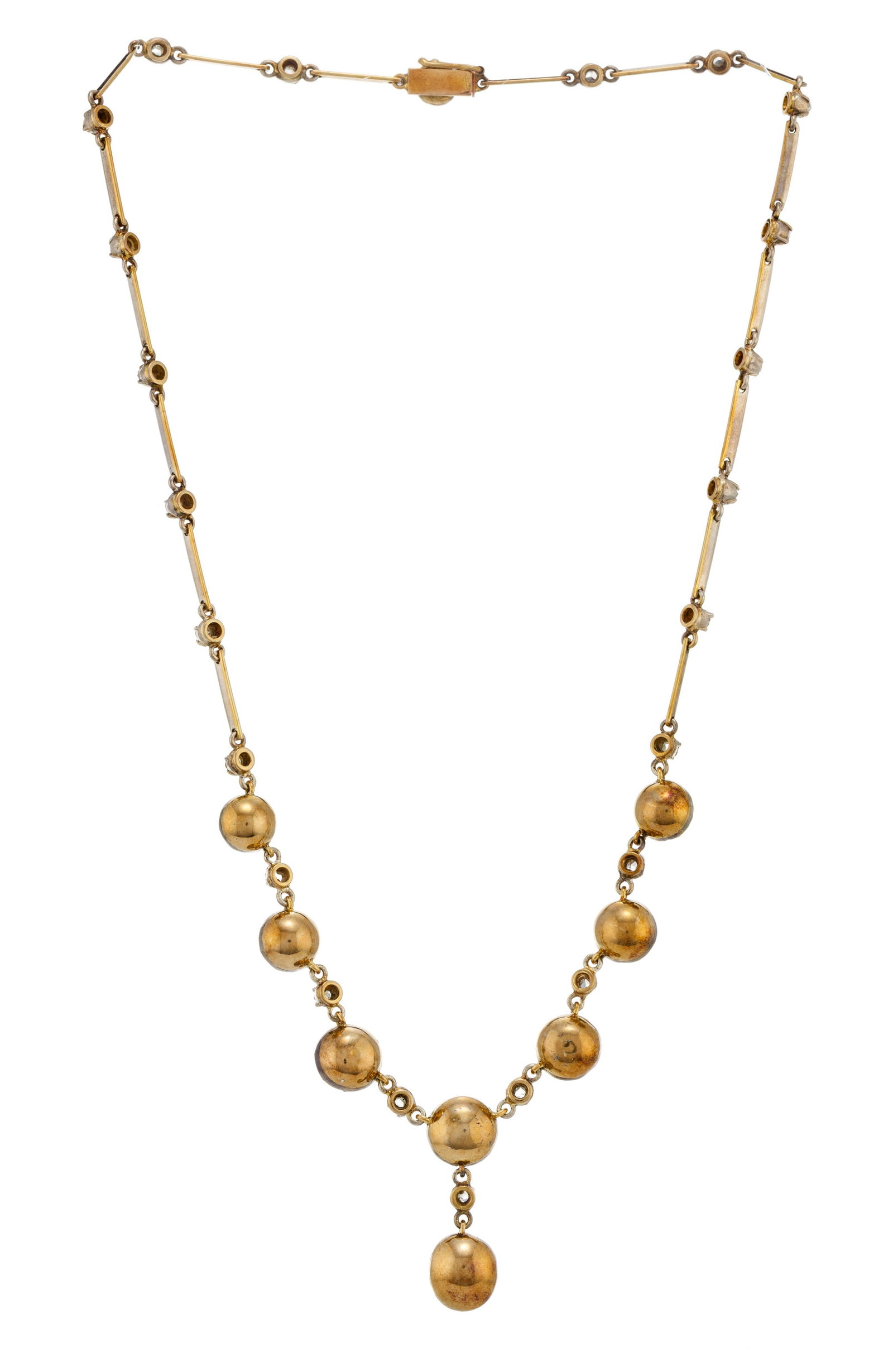 Collier de style XIXe s., or 750 et argent orné de diamants facettés reliés par des f - 4