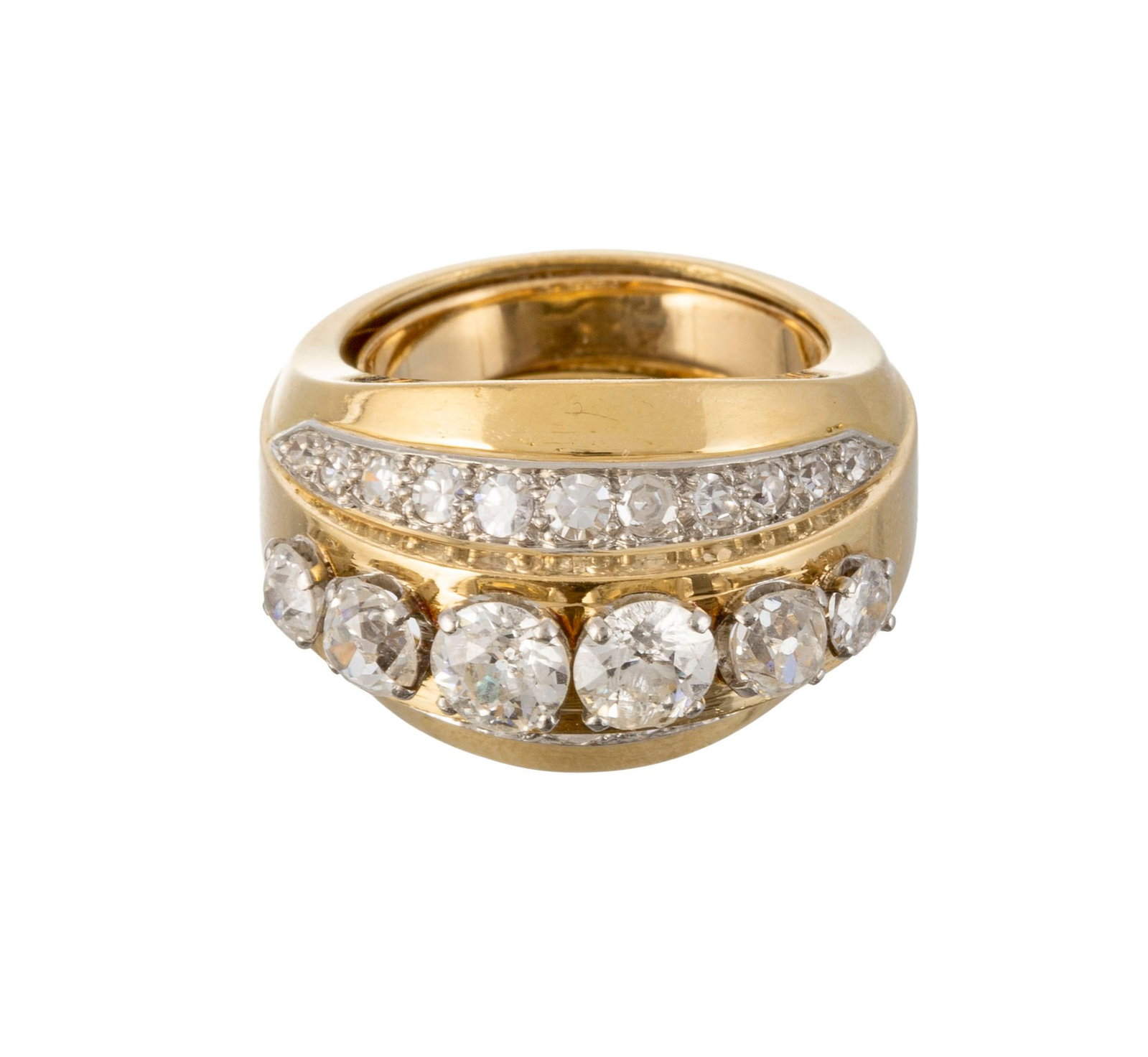 Bague années 1940-50 en or 750 et platine, sertie de trois lignes de diamants taille ancienne e - 2