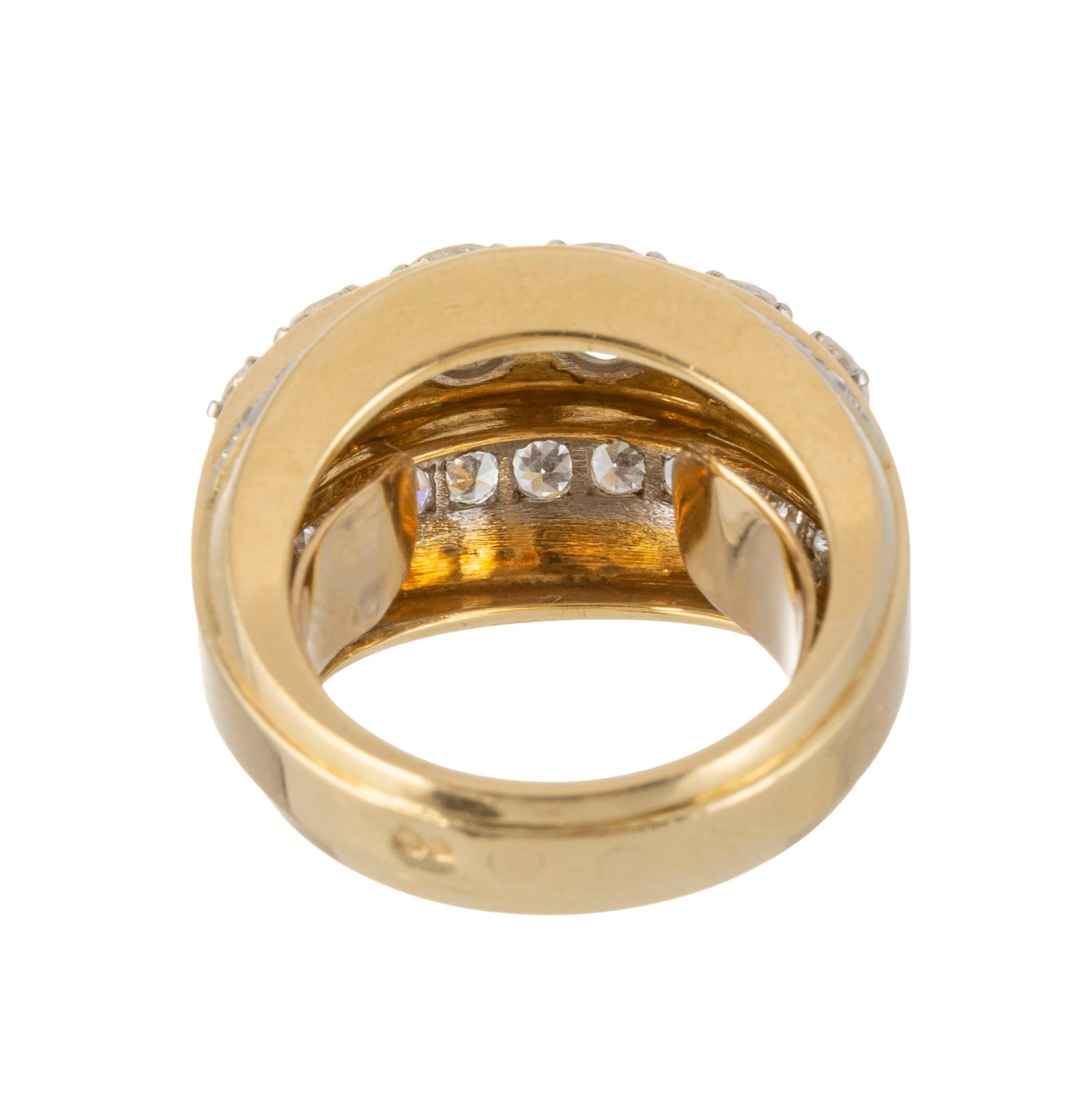 Bague années 1940-50 en or 750 et platine, sertie de trois lignes de diamants taille ancienne e - 4