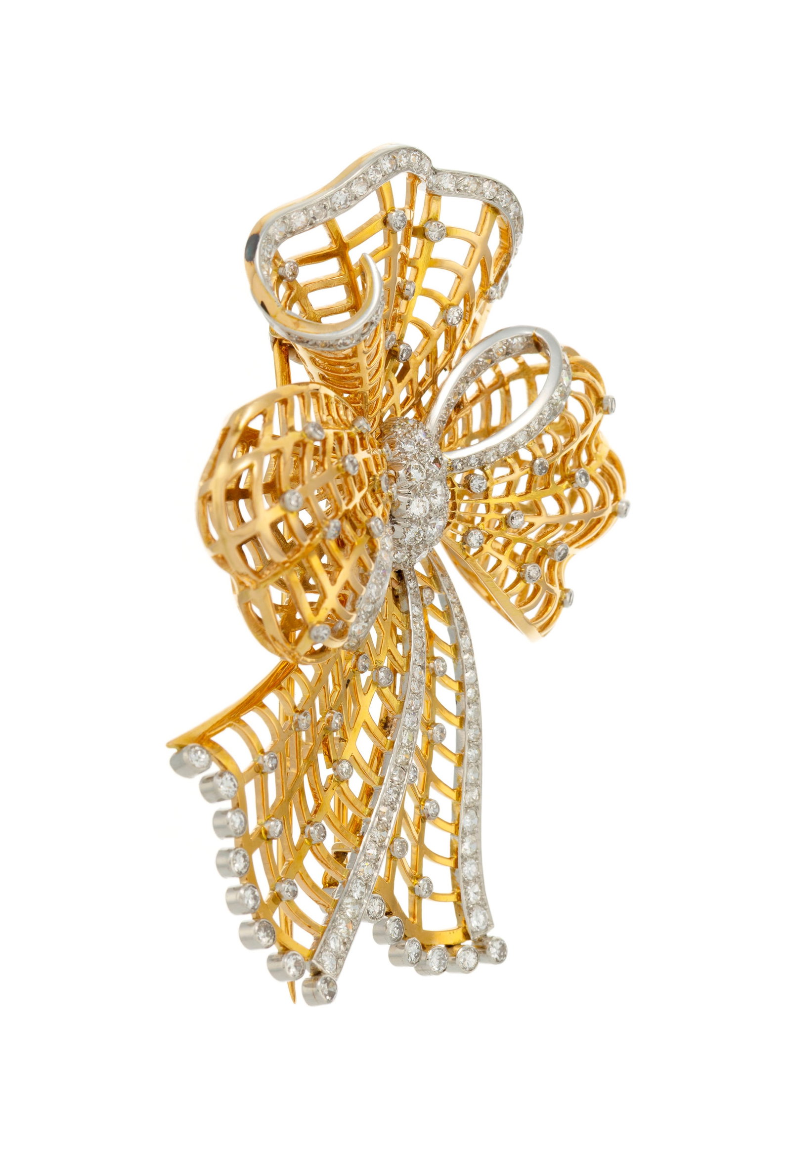Broche nœud années 1940 or 750 et platine ajourés d'un quadrillage serti de diamants  - 2