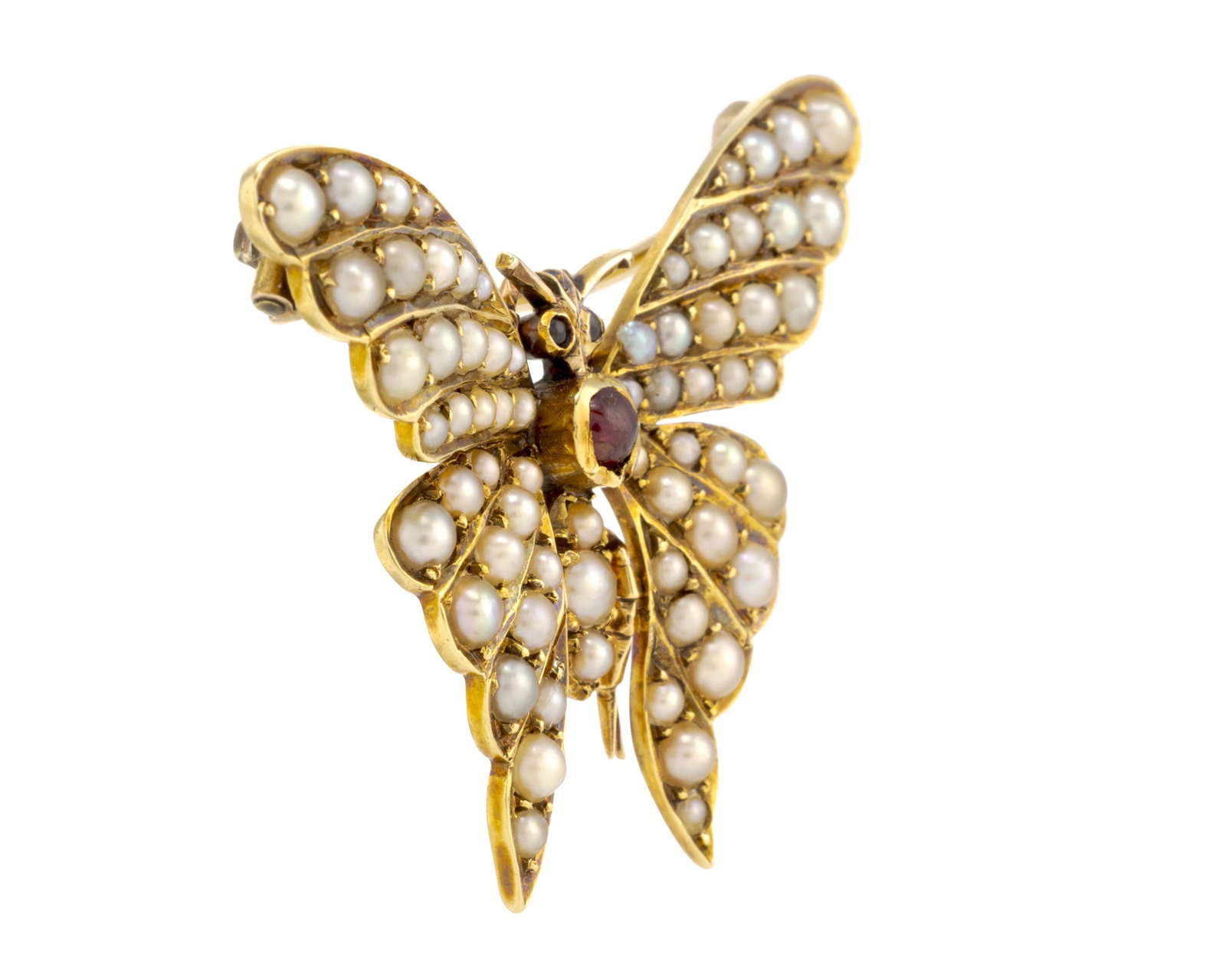 Broche papillon fin XIXe s., en or 585 pavée de demi perles et de petits rubis taille cabochon, - 2