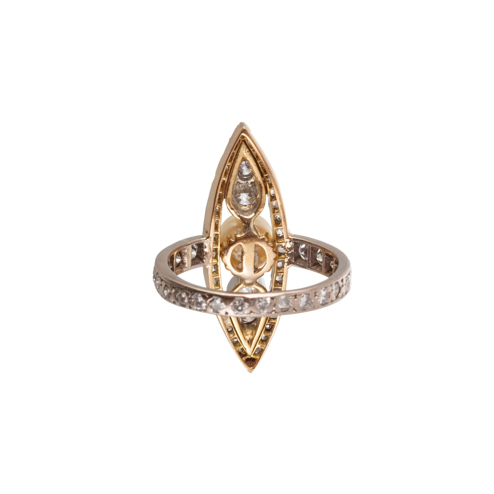 Bague marquise début XXe s., 2 ors 750 sertie de diamants taille ancienne centrant une perle (n - 3