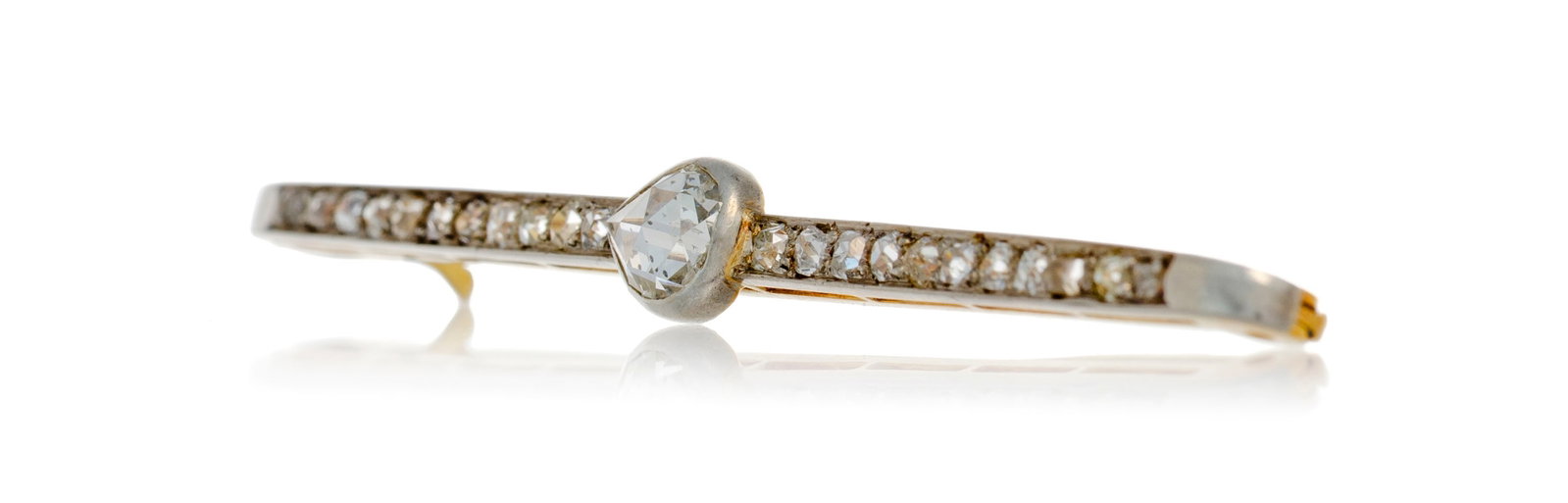 Broche barrette fin XIXe s., 2 ors sertie d'une ligne de diamants taille ancienne coupée d'un d - 2
