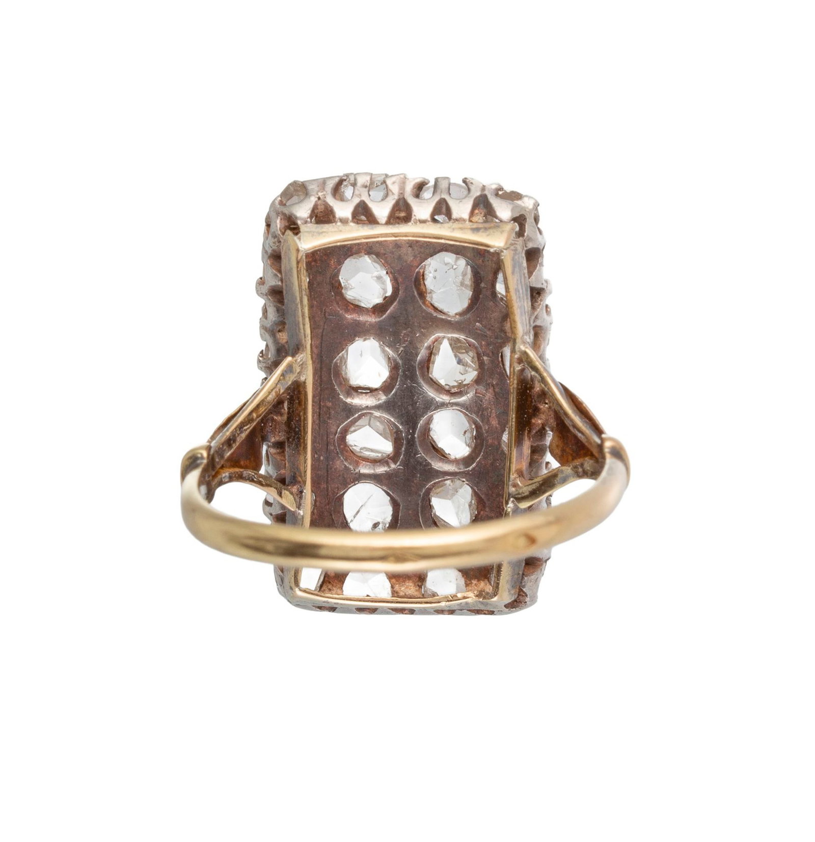 Bague rectangulaire de style XIXe s., en or 750 et argent pavée de diamants facettés, doig - 3