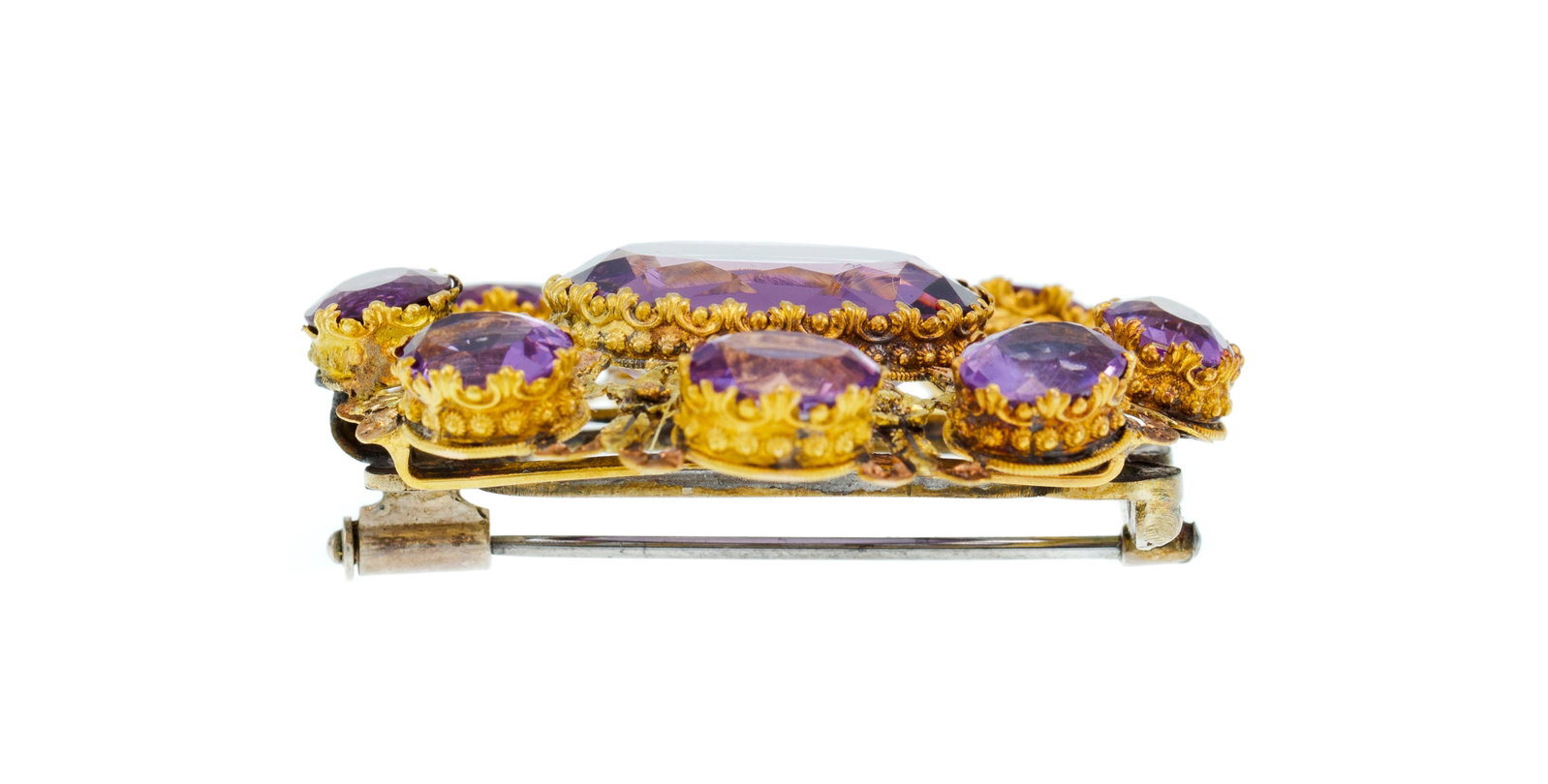 Parure datant du milieu du XIXe s., composée d'une tiare, d'une broche, d'une paire de pendants - 14