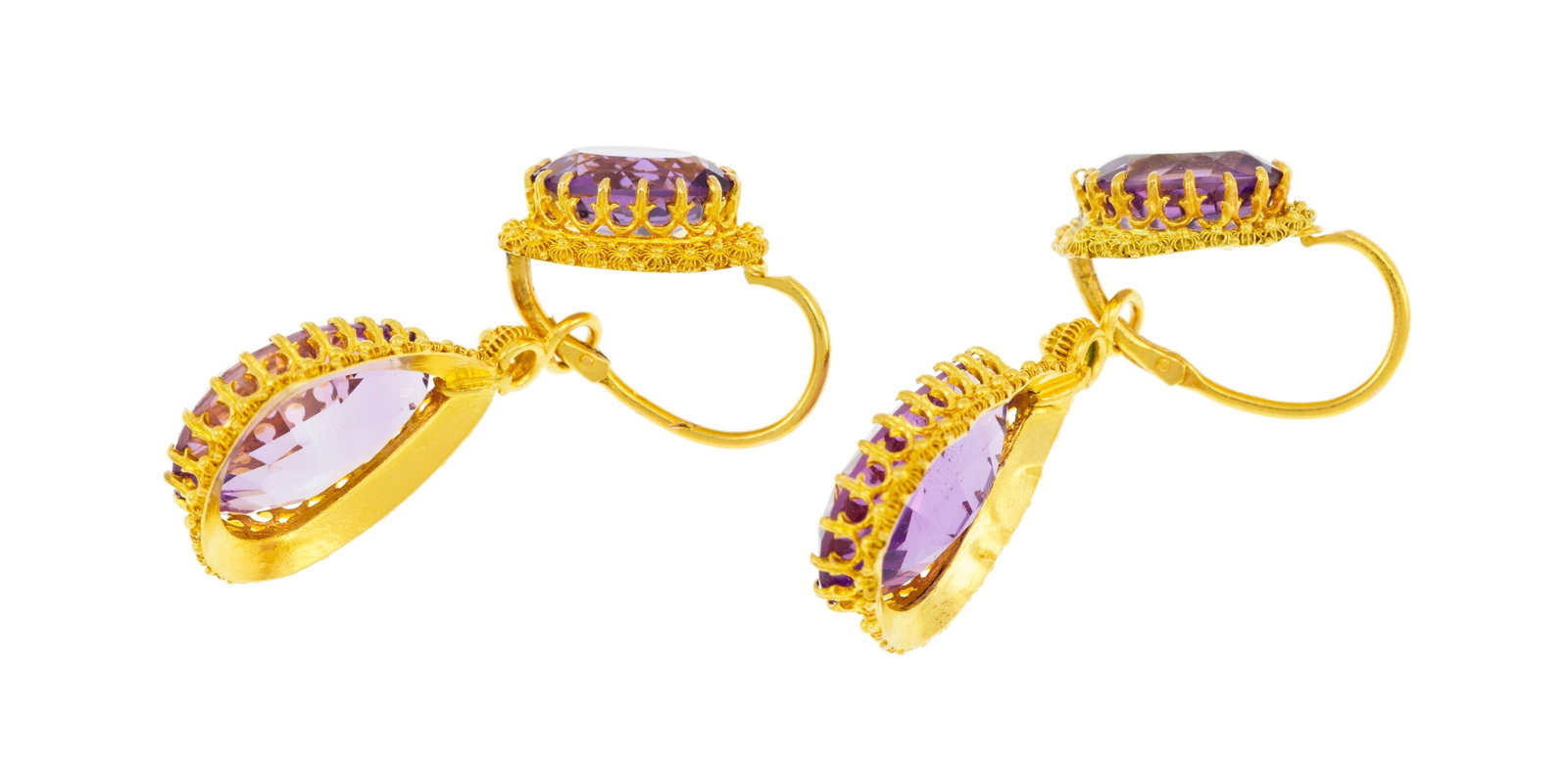 Parure datant du milieu du XIXe s., composée d'une tiare, d'une broche, d'une paire de pendants - 15