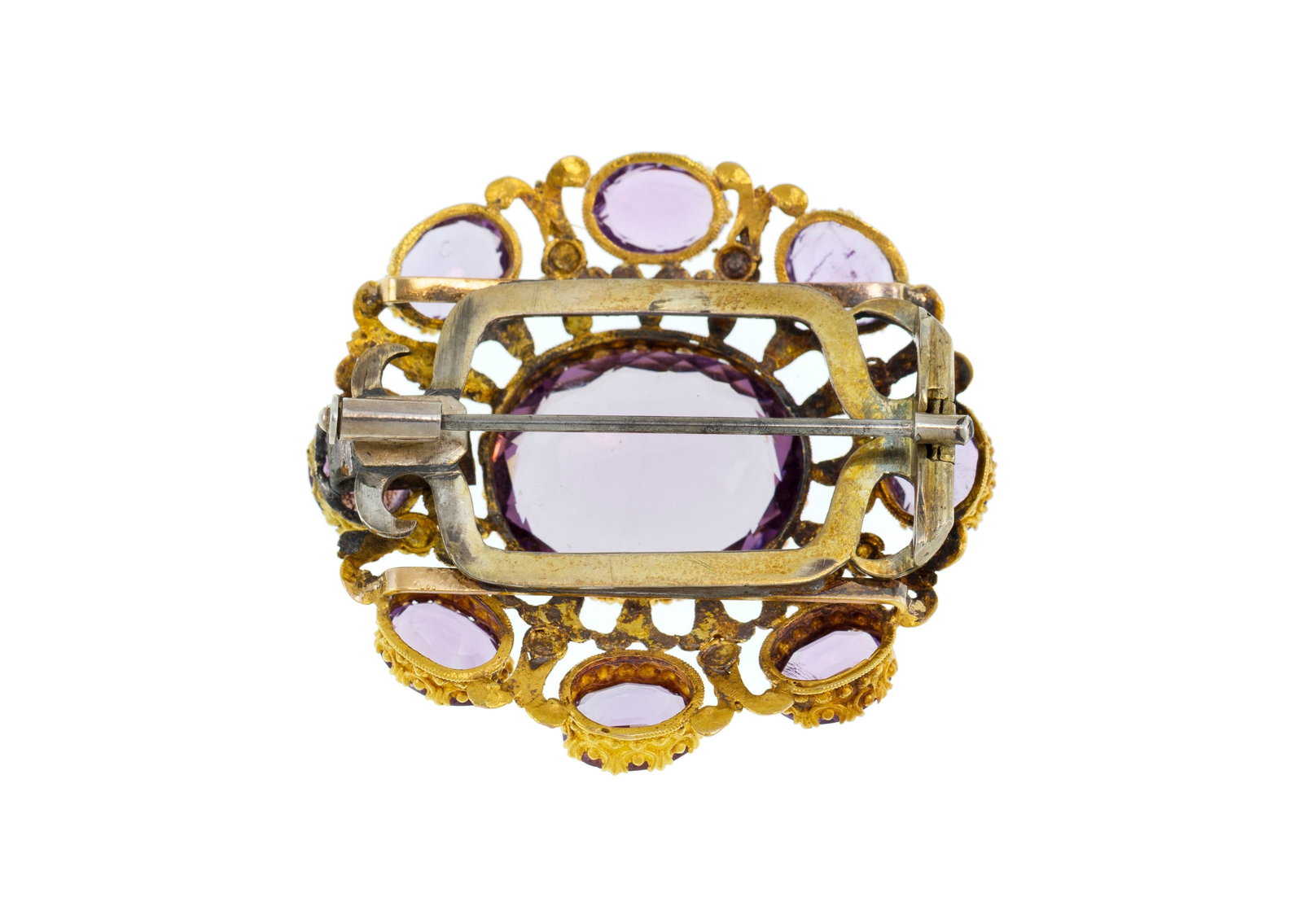 Parure datant du milieu du XIXe s., composée d'une tiare, d'une broche, d'une paire de pendants - 16