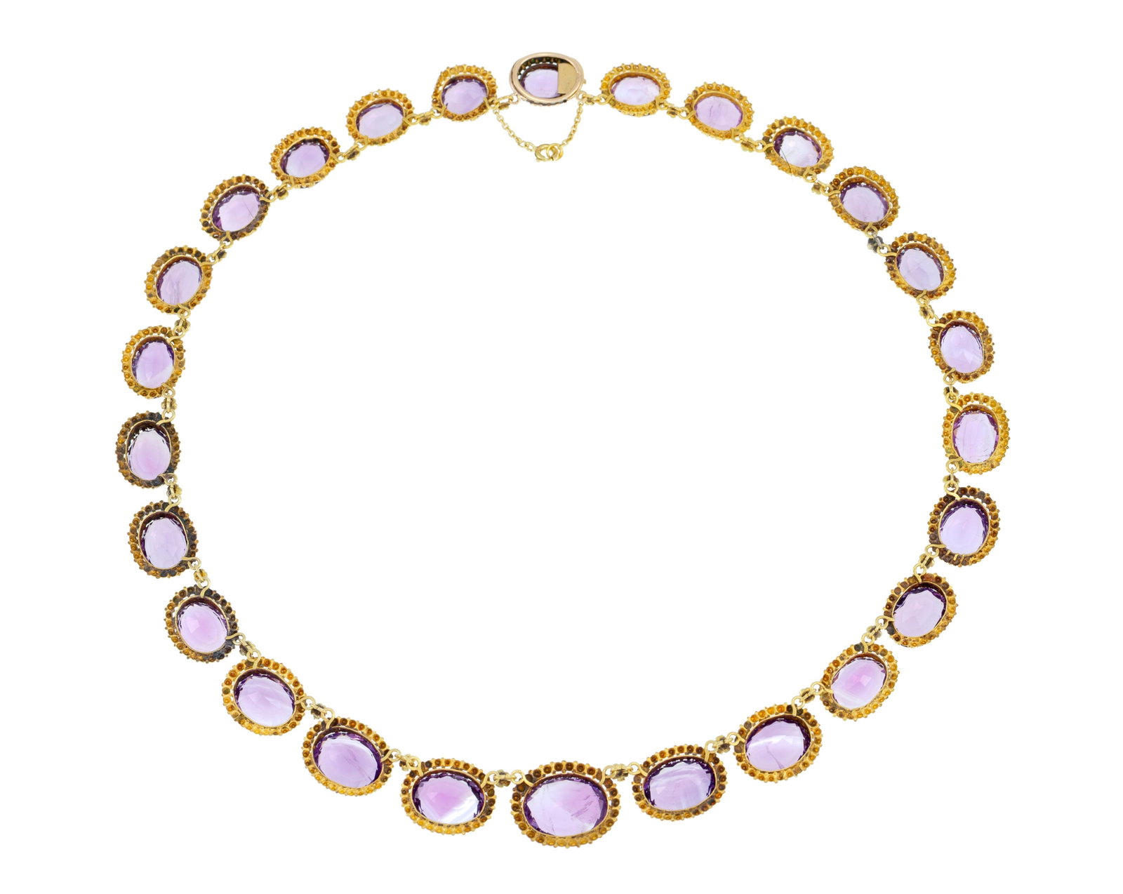 Parure datant du milieu du XIXe s., composée d'une tiare, d'une broche, d'une paire de pendants - 18