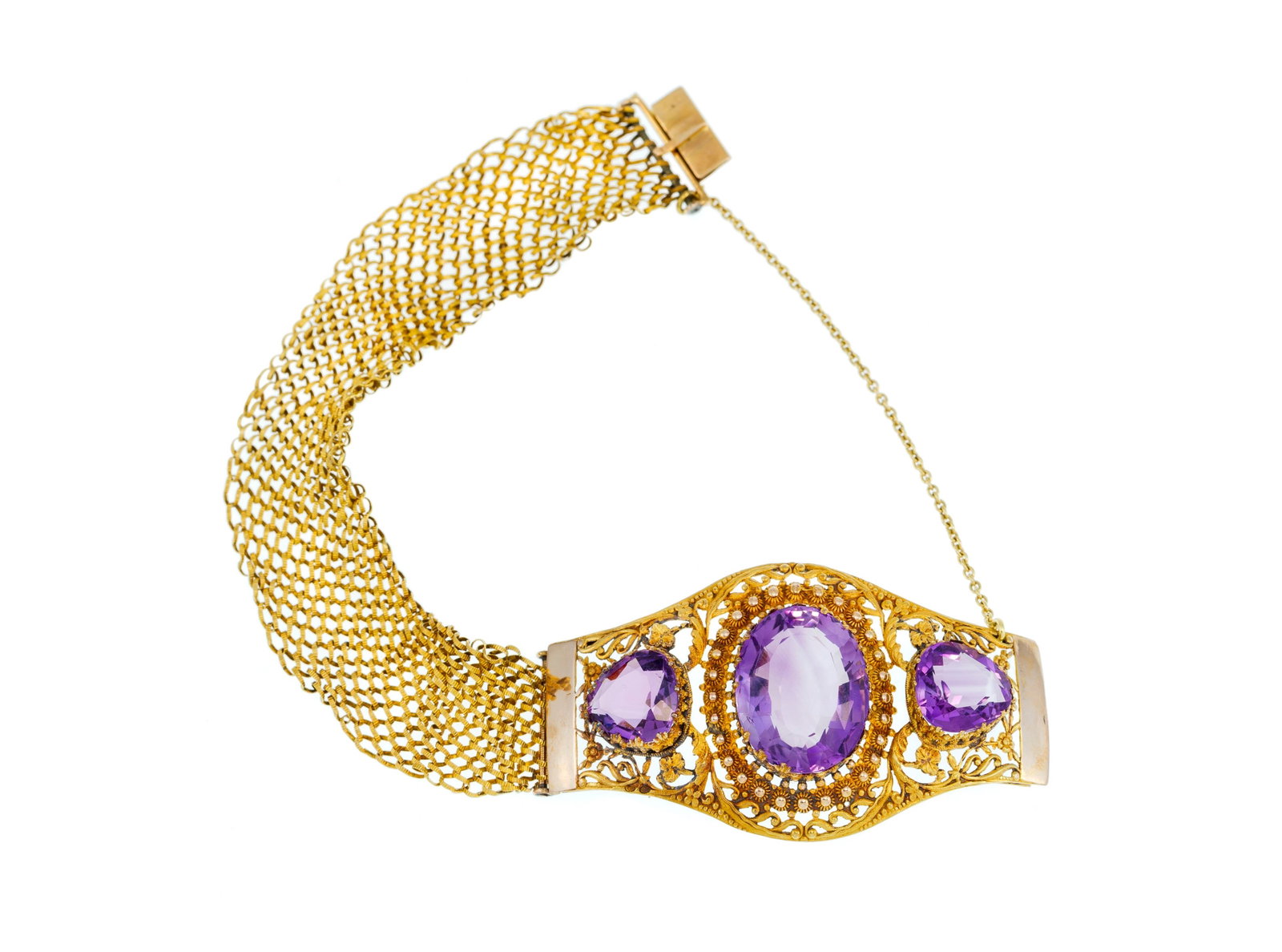 Parure datant du milieu du XIXe s., composée d'une tiare, d'une broche, d'une paire de pendants - 20