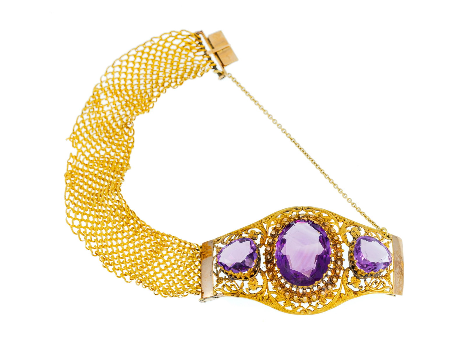 Parure datant du milieu du XIXe s., composée d'une tiare, d'une broche, d'une paire de pendants - 6