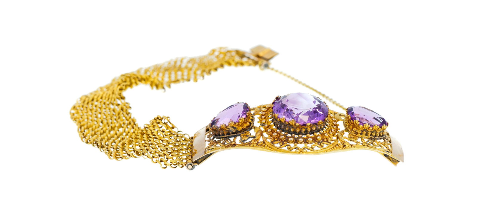 Parure datant du milieu du XIXe s., composée d'une tiare, d'une broche, d'une paire de pendants - 7