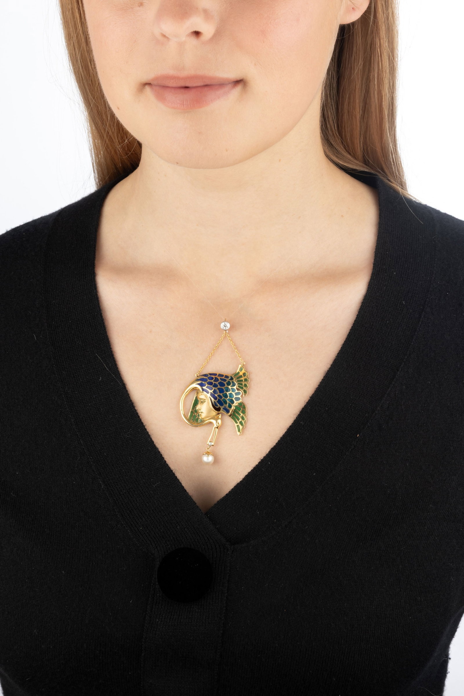 Pendentif de style Art Nouveau en or 750 figurant un profil féminin ainsi qu'une cigogne aux ai - 4