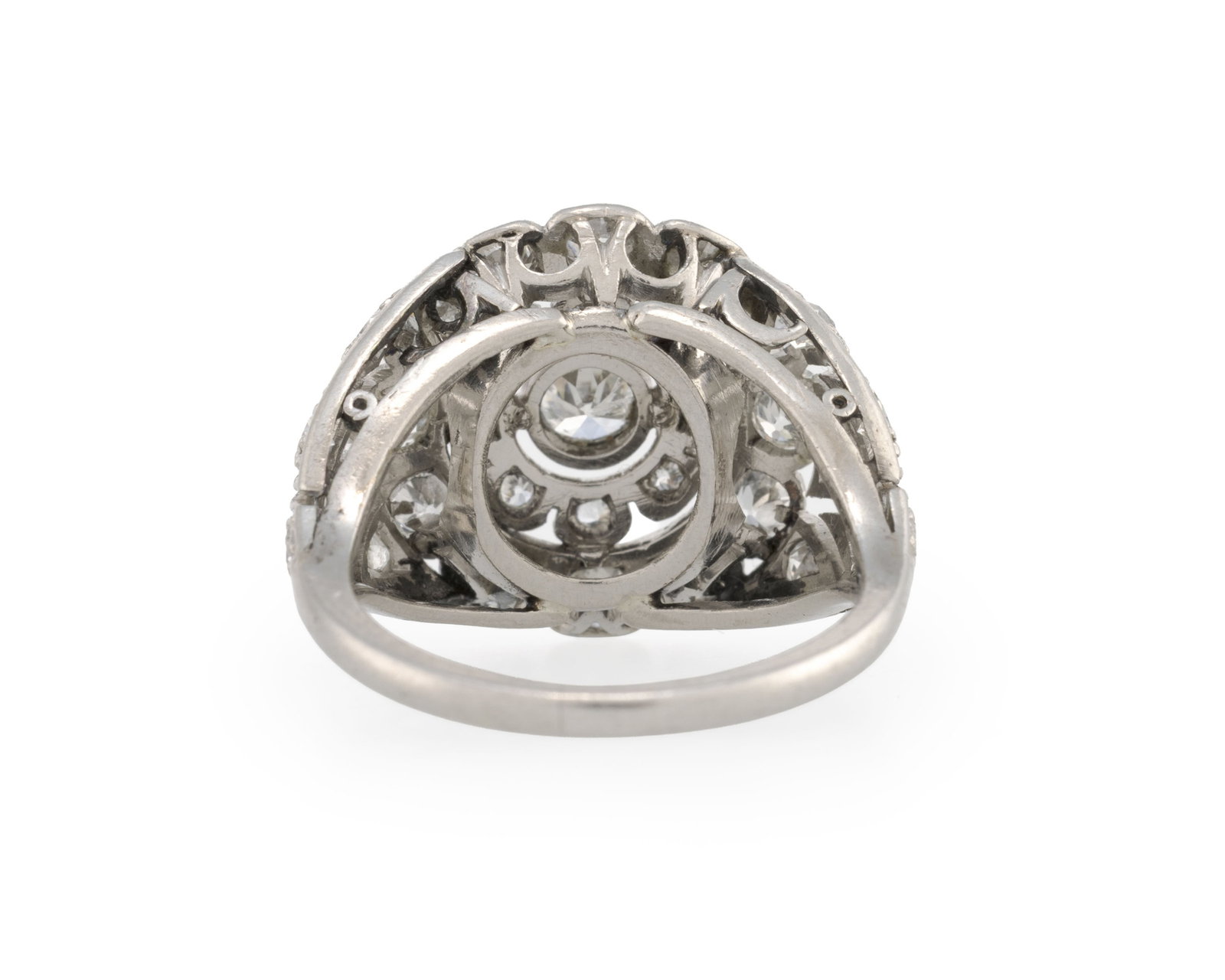 Bague début XXe s., en platine ajouré sertie millegrain de diamants taille ancienne et 8/8 - 3