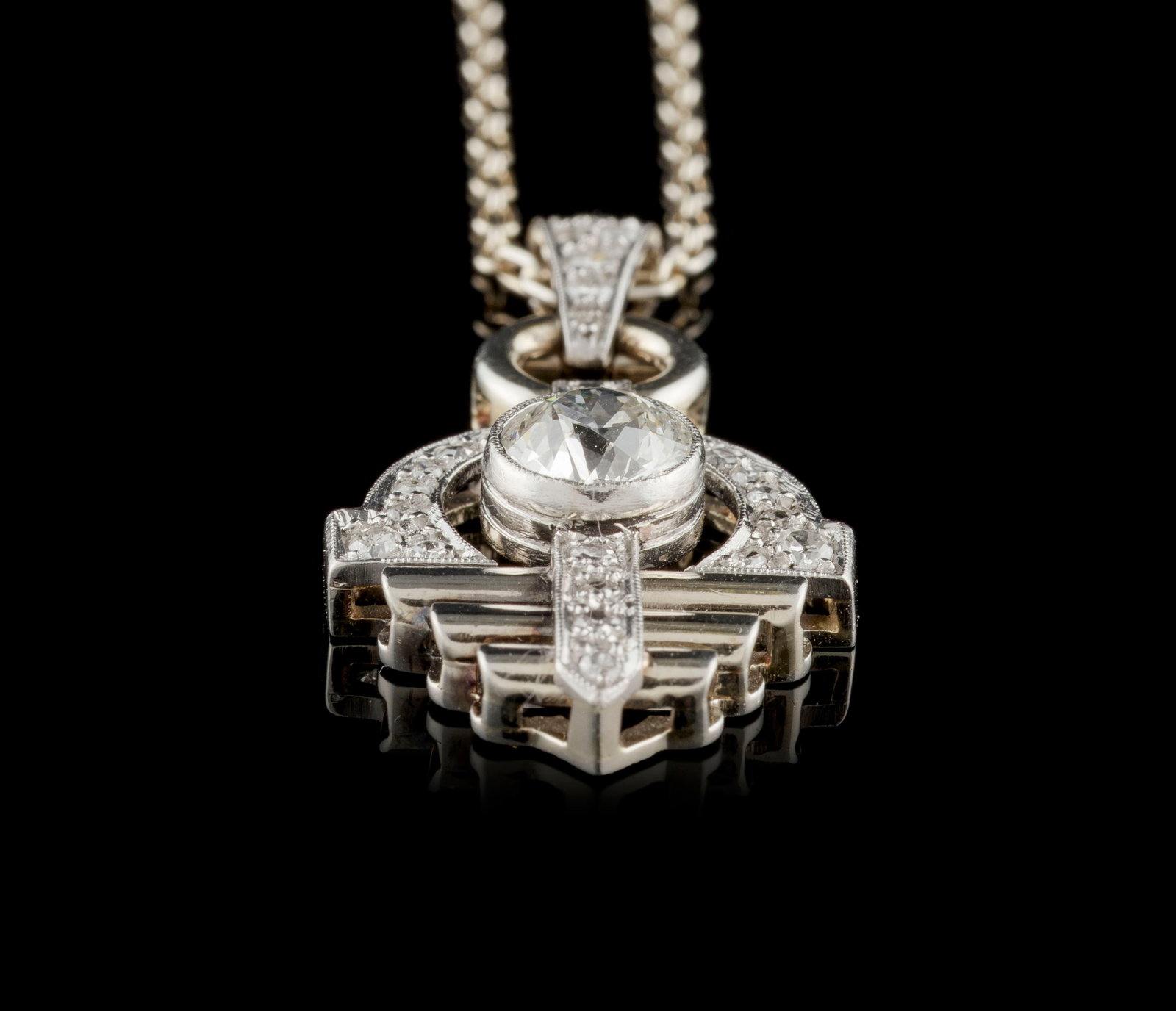 Pendentif Art Déco or gris 750 et platine serti de diamants taille 8/8 entourant un diamant tai - 3