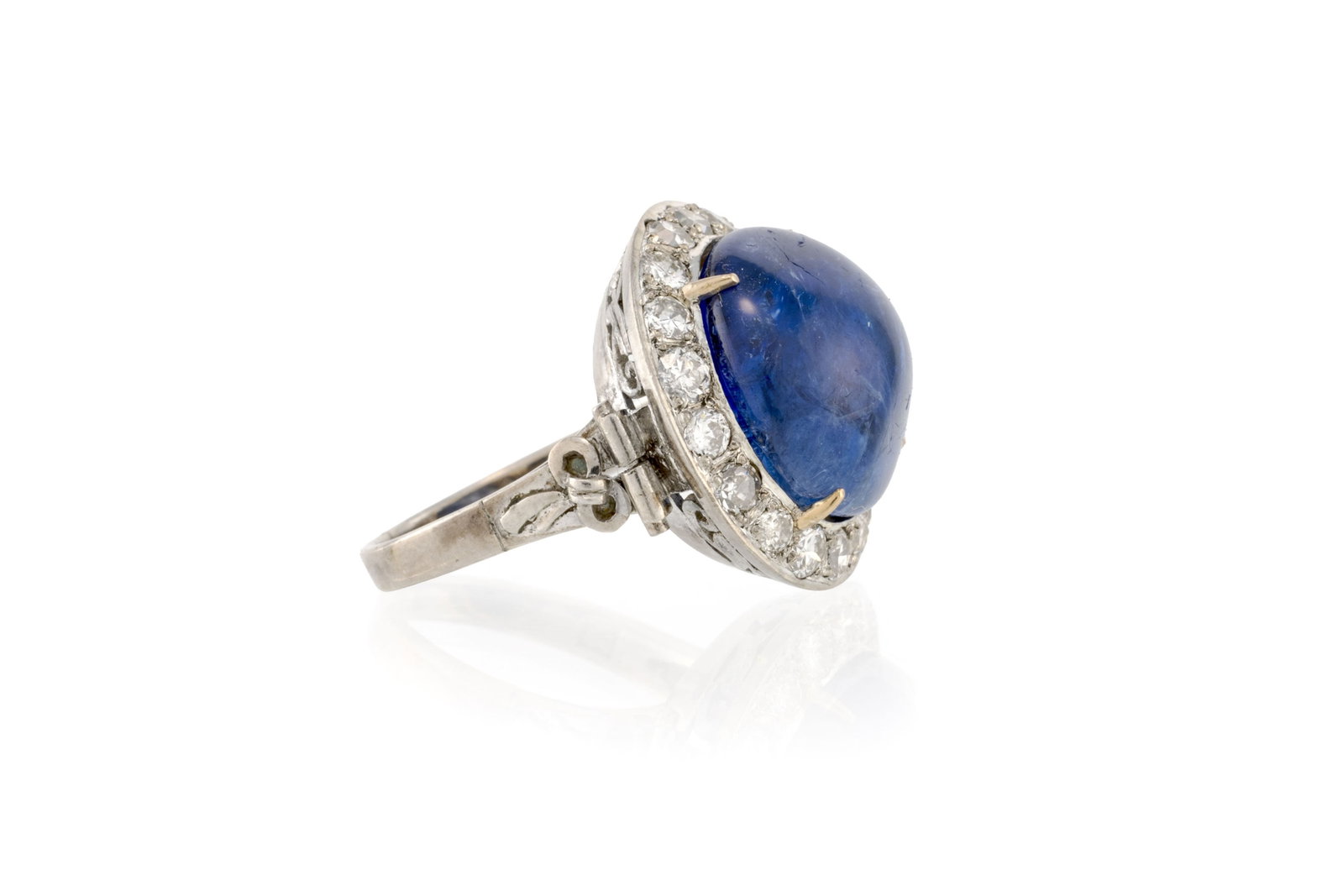 Bague en argent sertie d'un cabochon de saphir entouré de diamants taille brillant, doigt 50-10 - 2