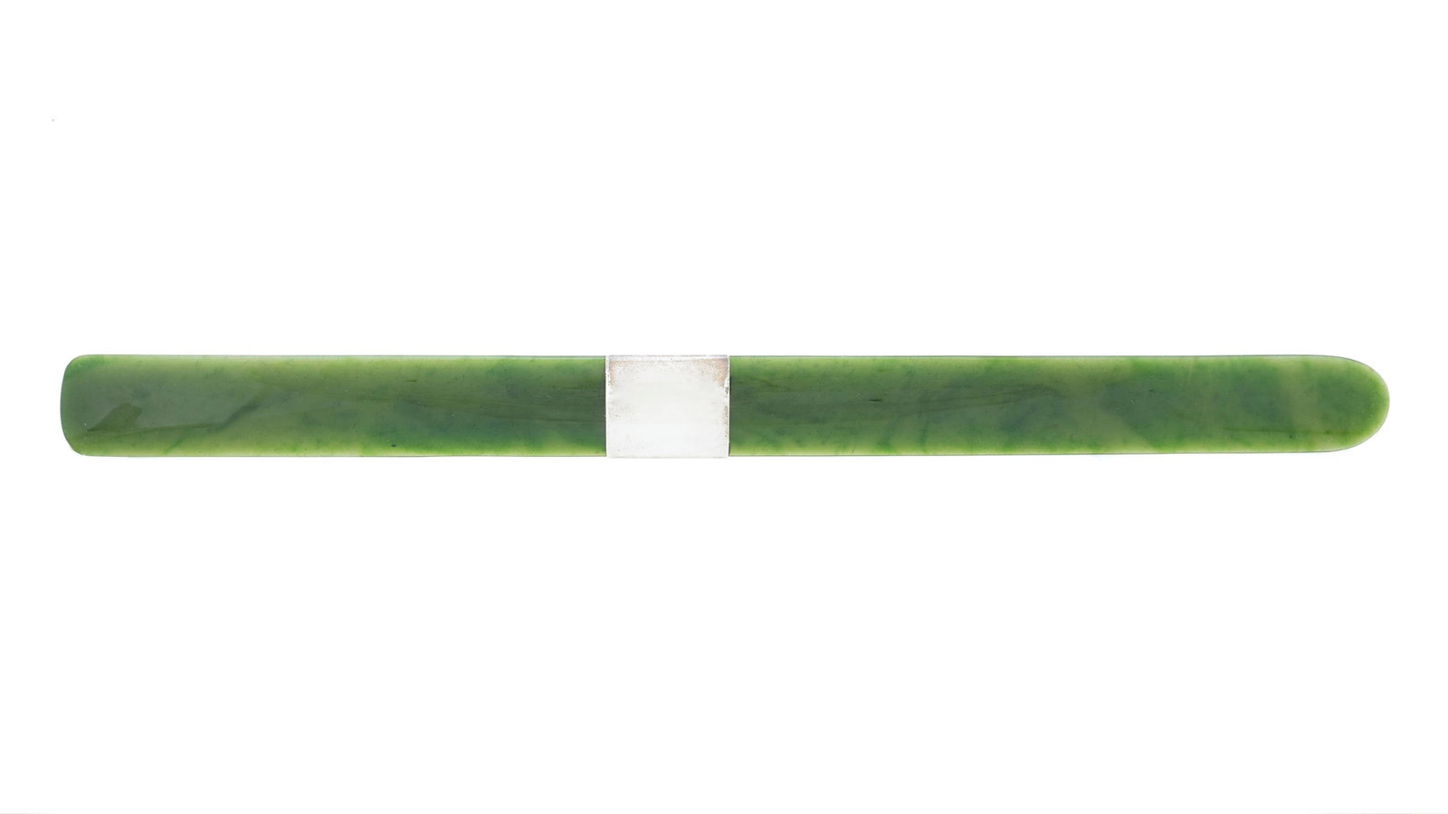 Ouvre-lettre en néphrite orné d'un bandeau d'argent, long. 36.5 cm - 2