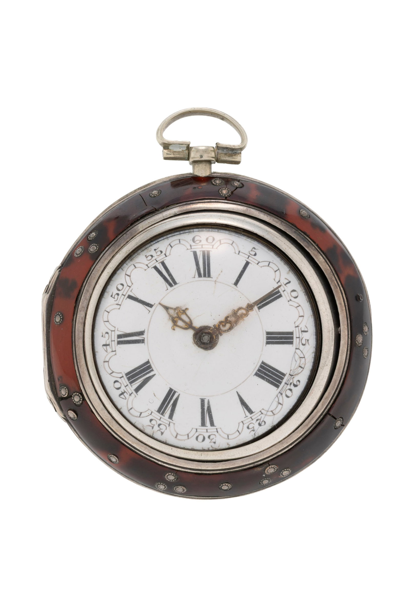 Montre de poche à coq en argent avec deux boîtiers de protection en argent dont un recouve: Montre de poche à coq en argent avec deux boîtiers de protection en argent dont un recouvert d'écaille de tortue, début XXe s. Mouvement: mécanique, n°73957, portant