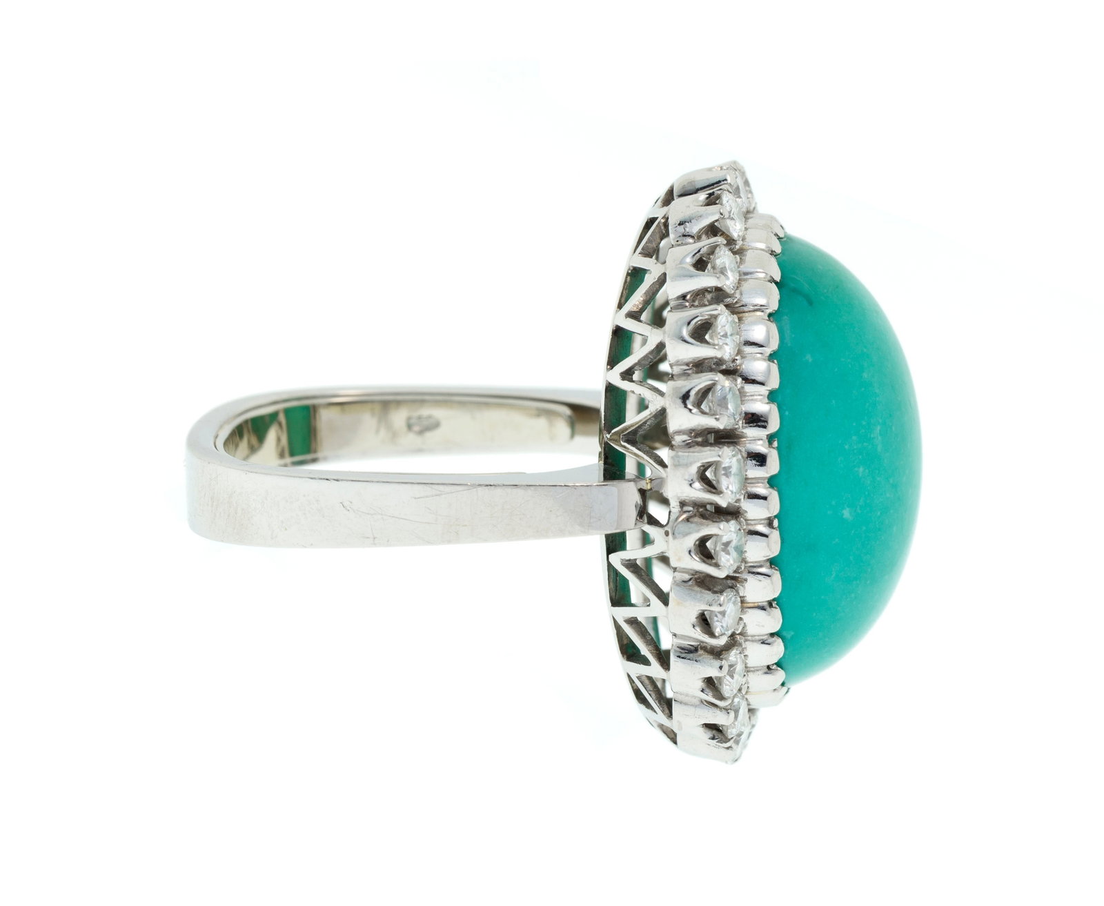 Bague en platine sertie d'une turquoise entourée de diamants taille brillant, doigt 56-16, 16g - 2