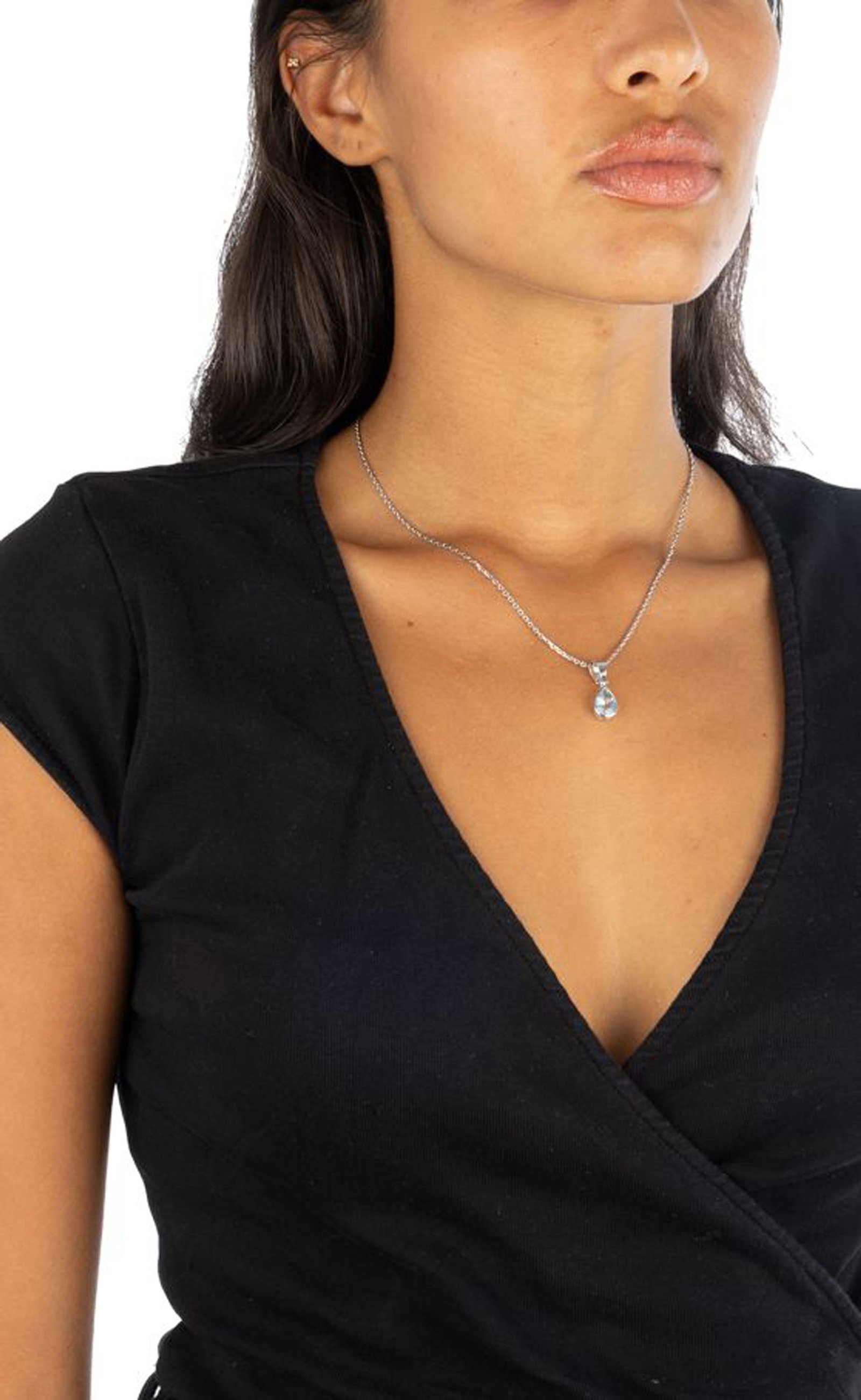 Pendentif en or gris 750 serti d'une aigue-marine taille poire, sur une chaîne en or gris 750 & - 4