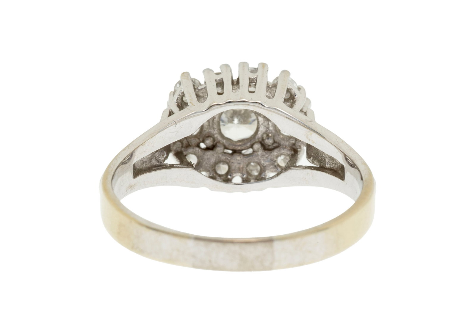 Bague or gris 750 sertie de diamants taille brillant dont un plus important au centre (env. 0.4 ct), - 3
