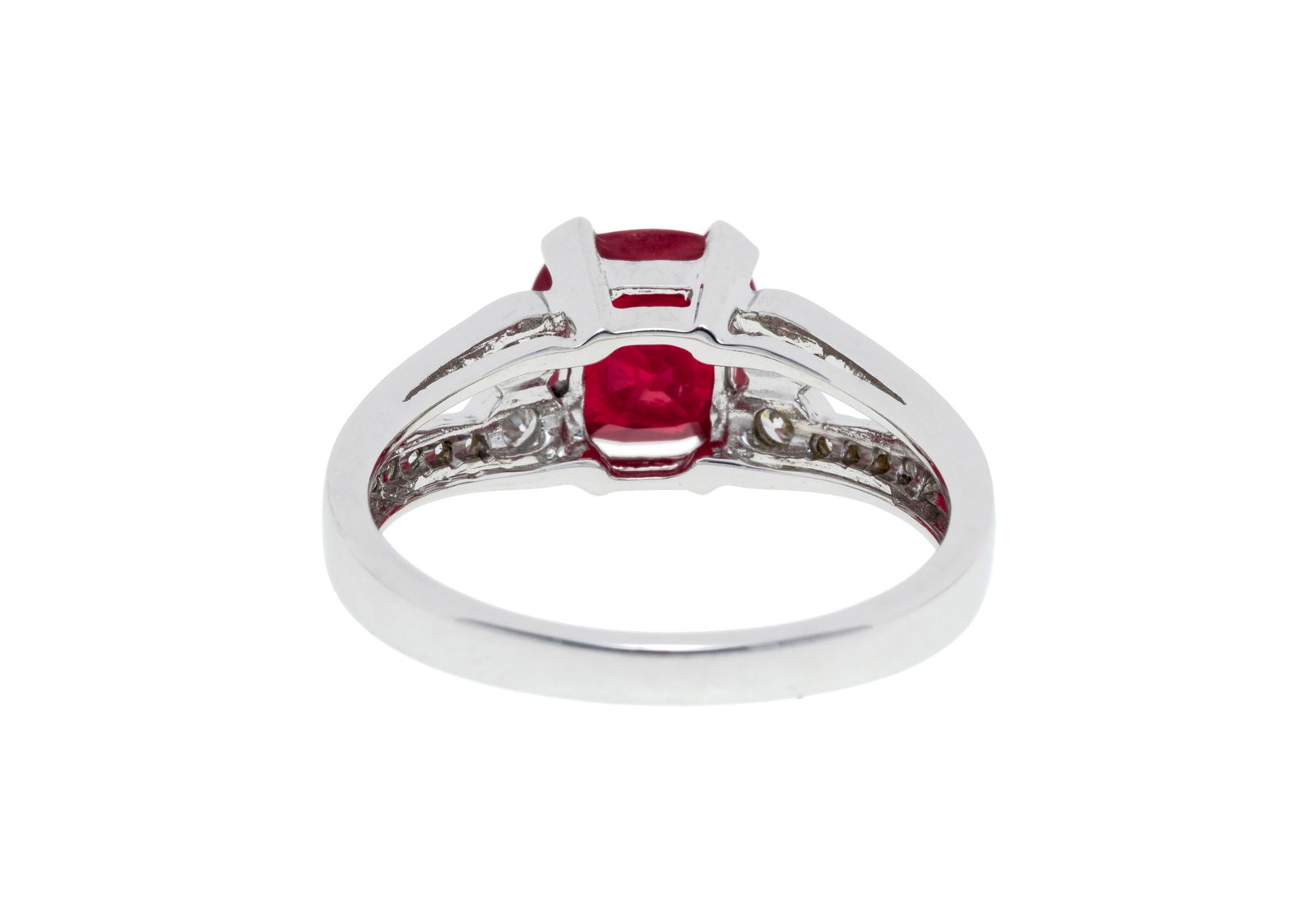 Bague or gris 750 sertie d'un rubis birman taille coussin de 2.002 carats, chauffé, selon le ra - 3