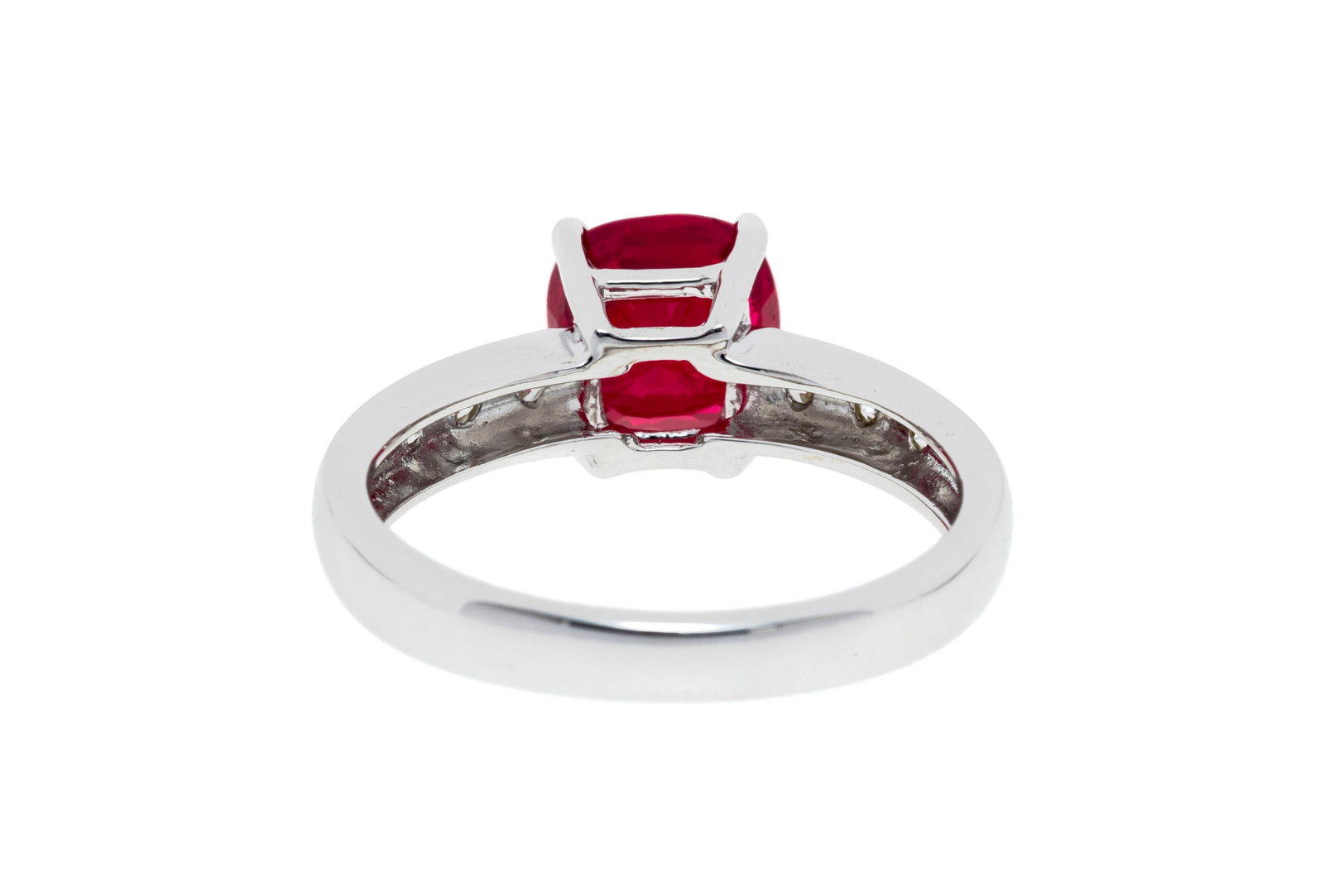 Bague or gris 750 sertie d'un rubis birman taille coussin de 2.076 carats, chauffé, selon le ra - 3